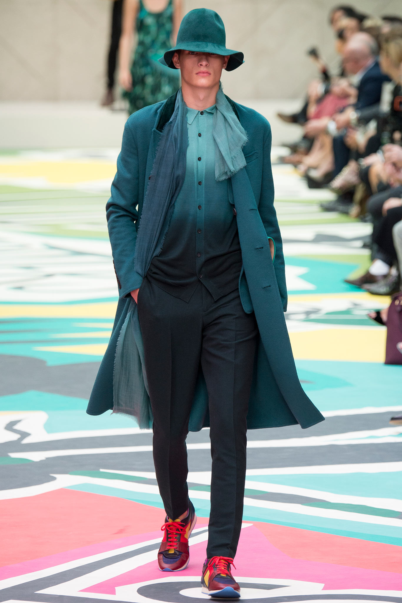 Burberry S/S 15 Look 217