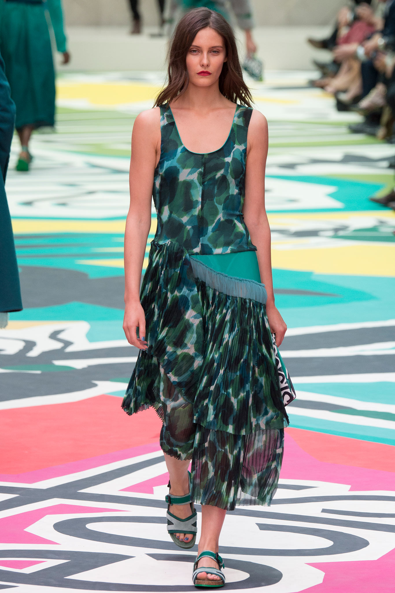 Burberry S/S 15 Look 224