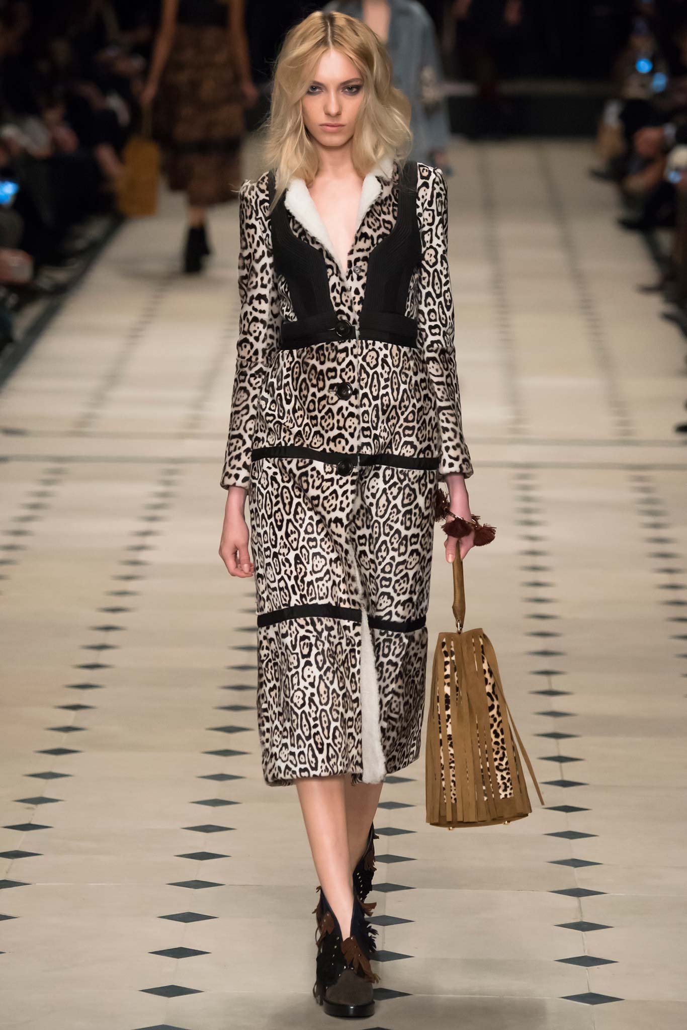 Burberry F/W 15 Look 177