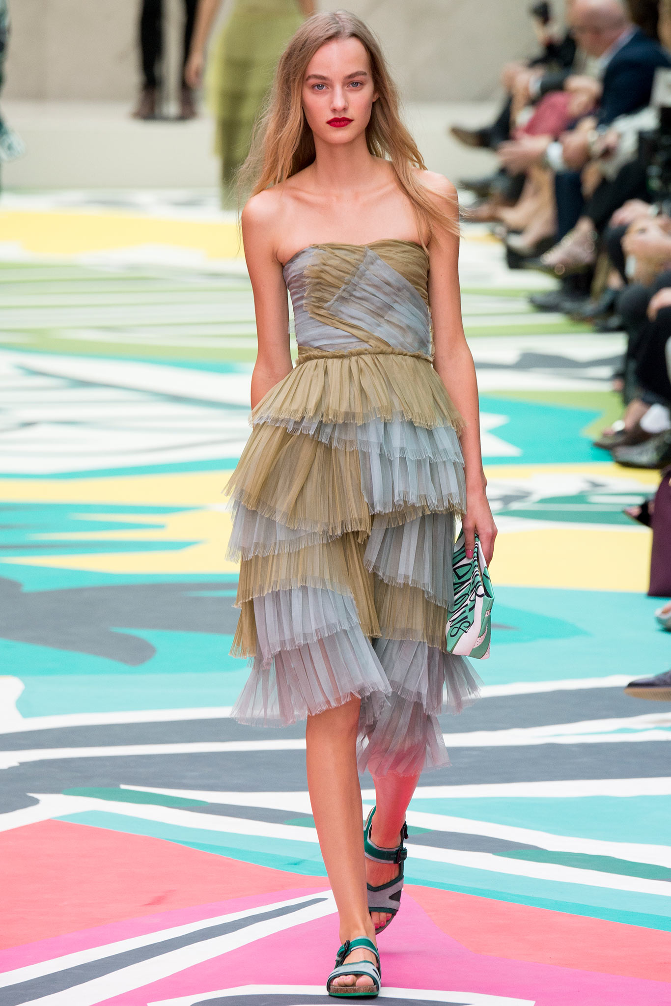 Burberry S/S 15 Look 279