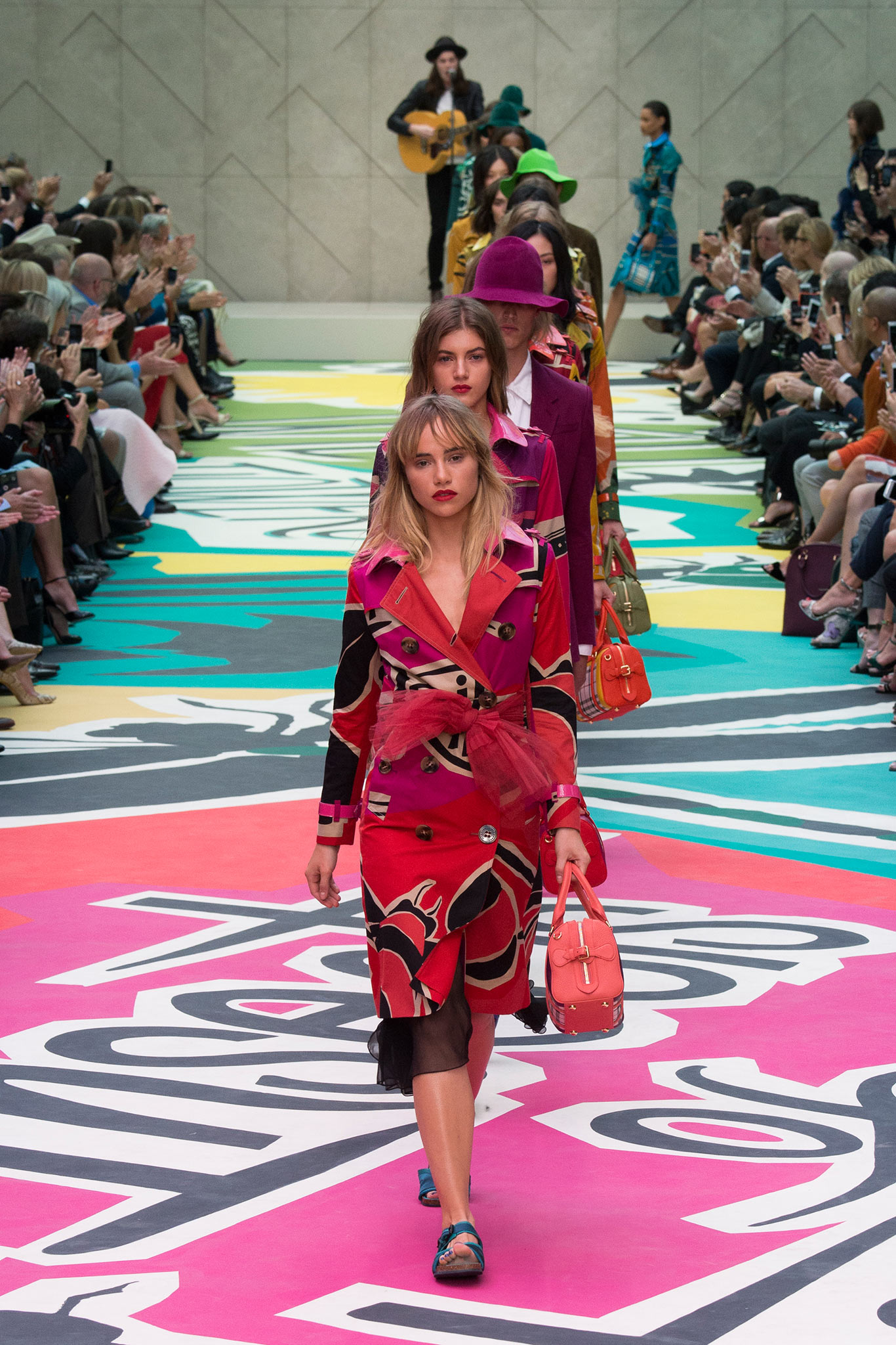 Burberry S/S 15 Look 296