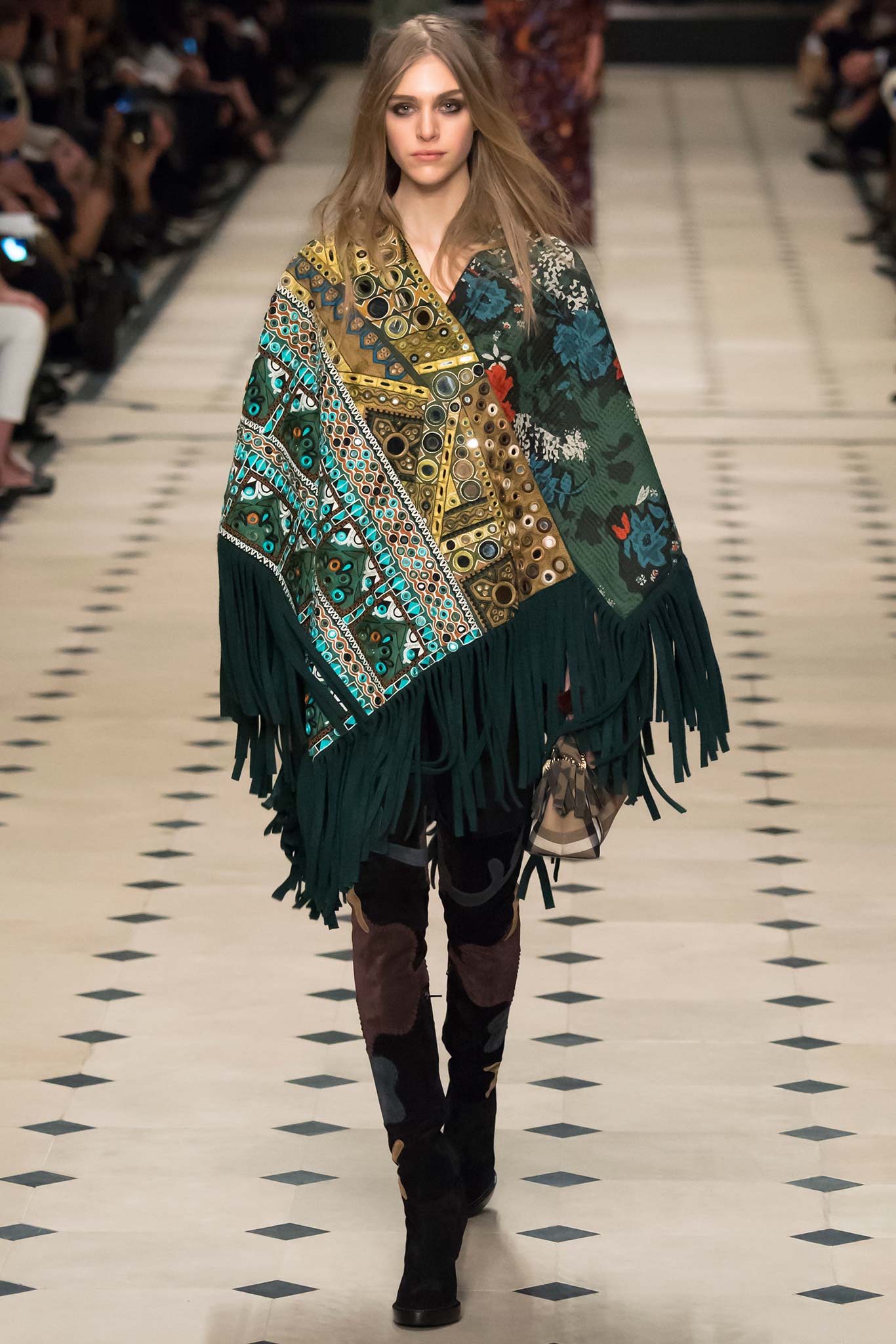 Burberry F/W 15 Look 265