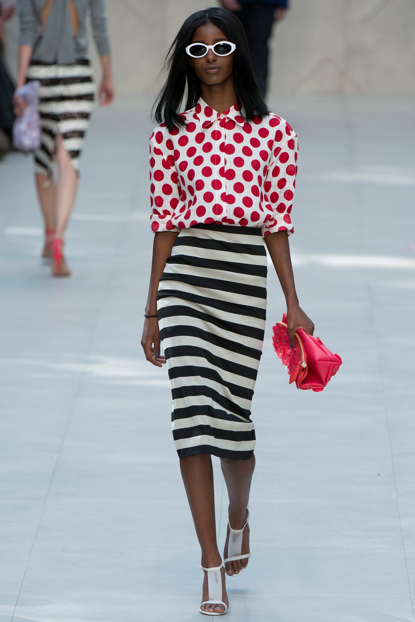 Burberry S/S 14 Look 180