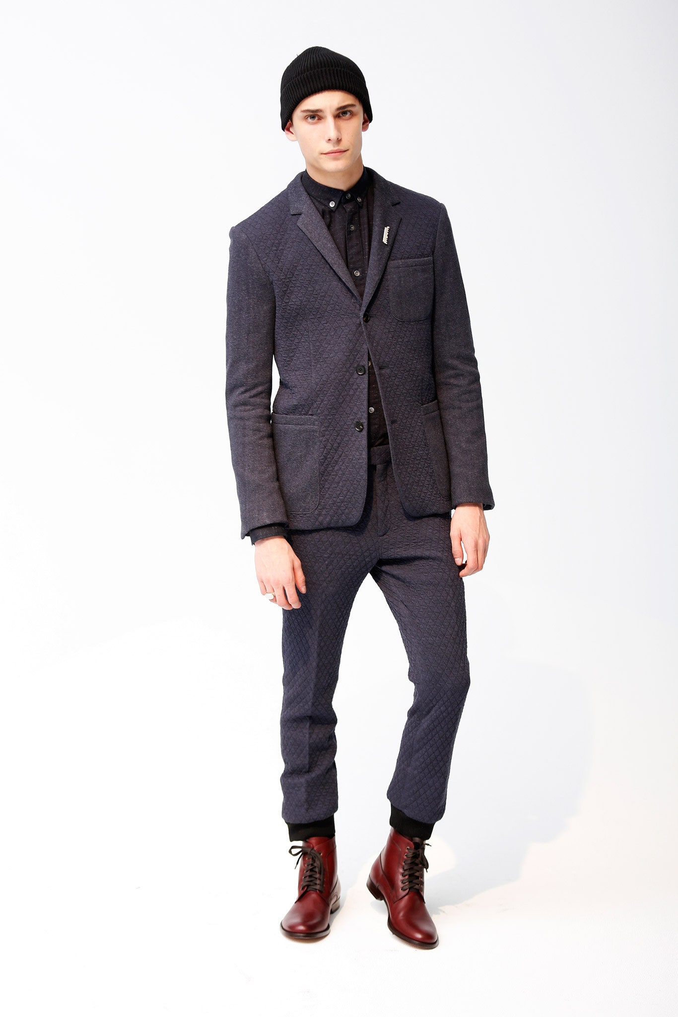 gray quilted single-breasted blazer