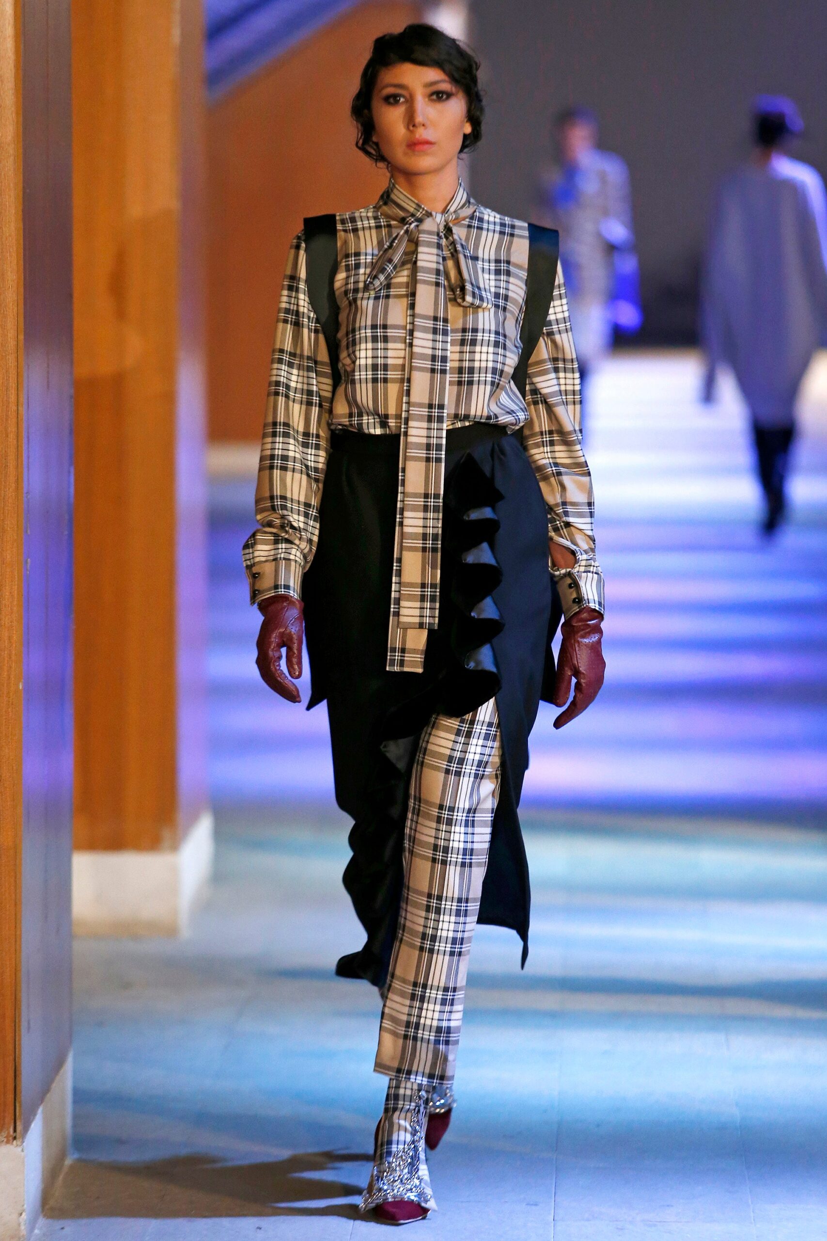 checked bow-neck long-sleeve shirt