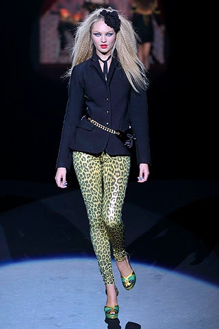 black tailored single-breasted blazer