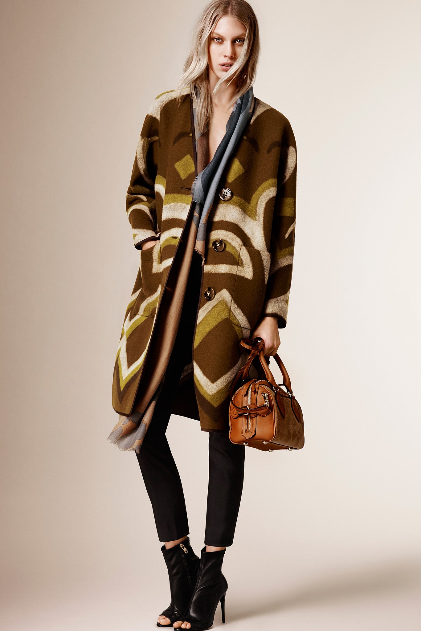 Burberry F/W 15 Look 12