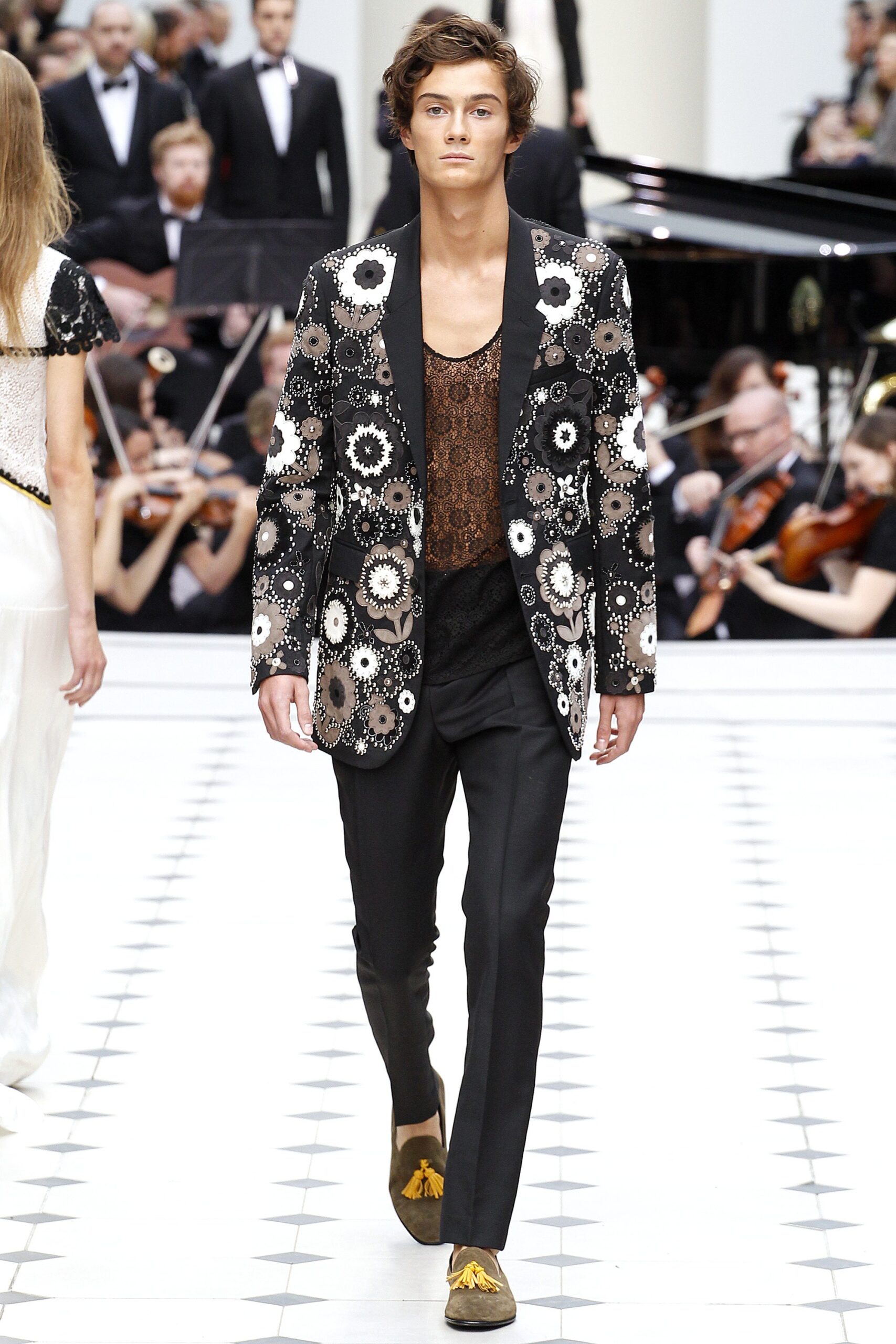 Burberry S/S 16 Look 549
