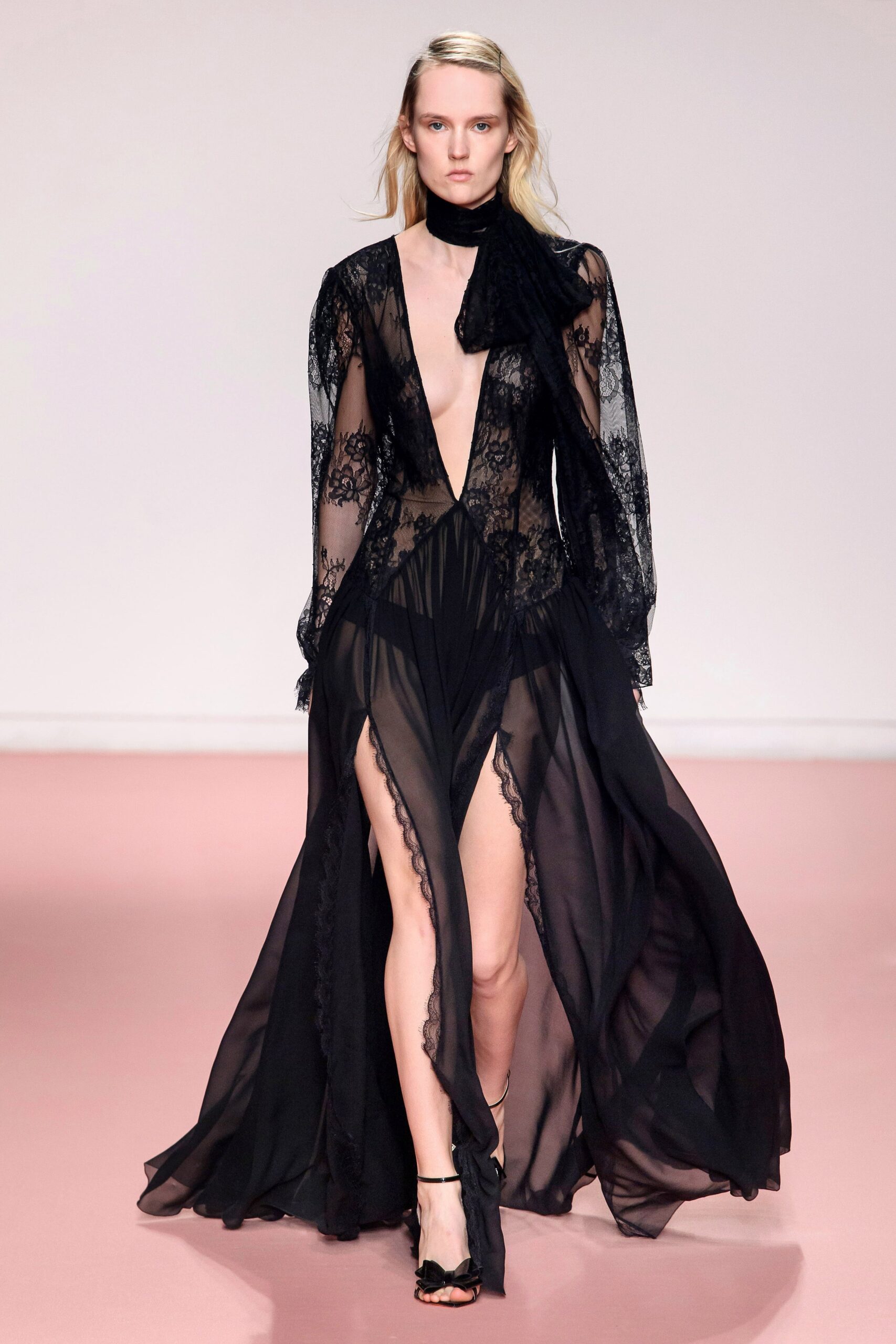 Blumarine F/W 19 Look 437