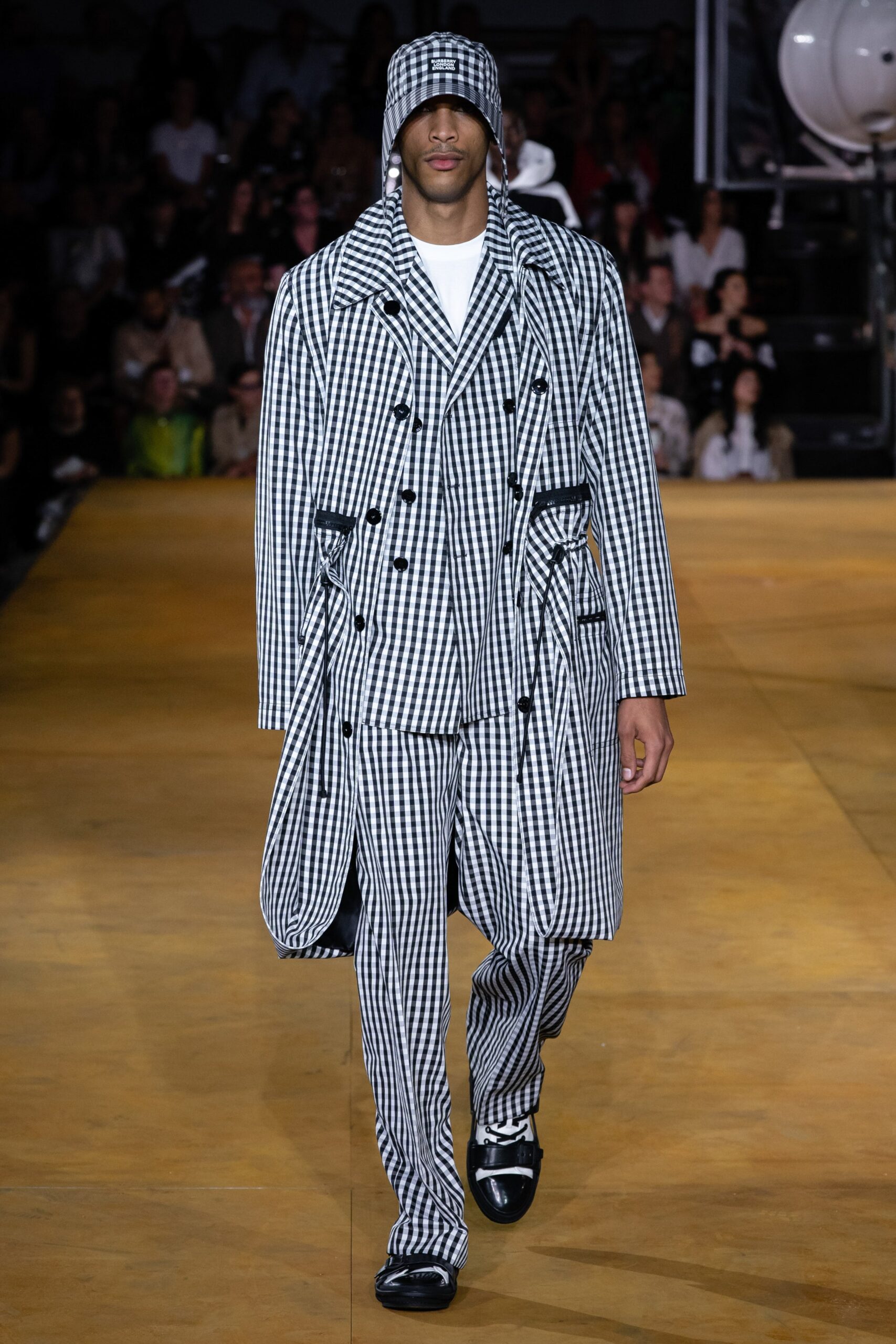 Burberry S/S 20 Menswear Look 974