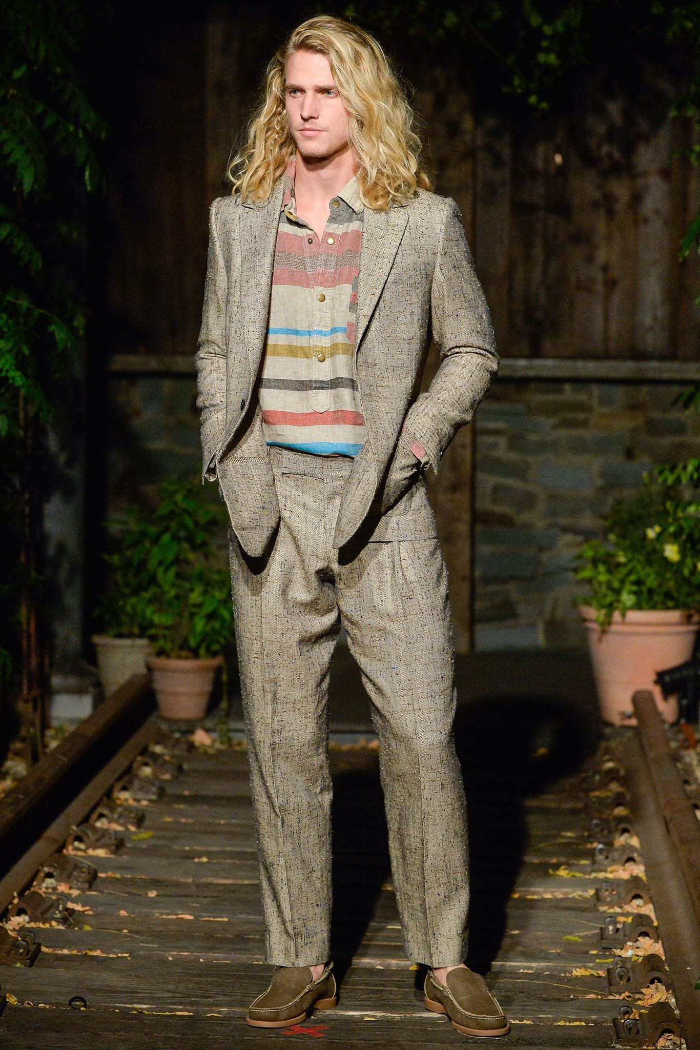 beige tweed long-sleeve collared tailored pockets textured blazer