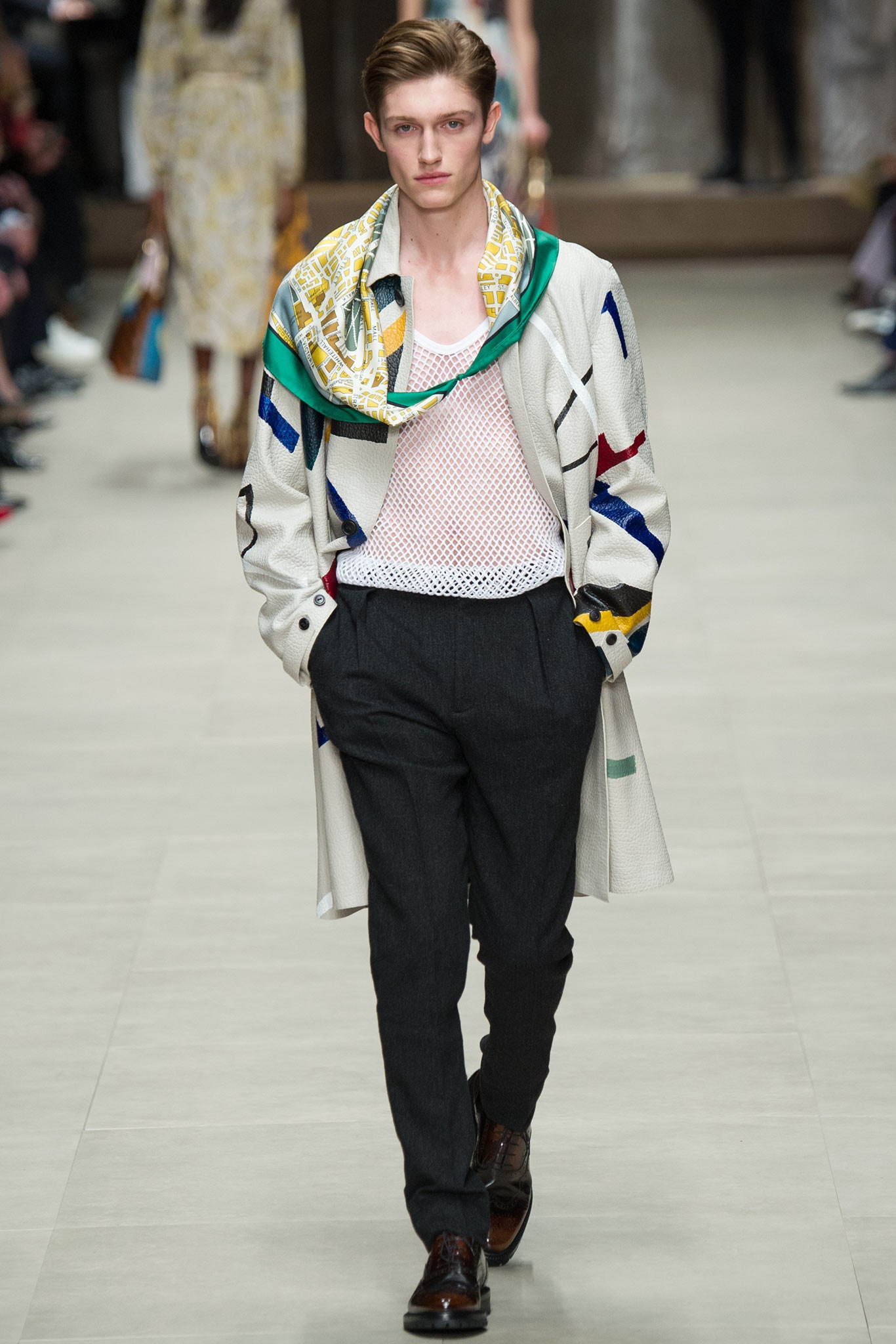 Burberry F/W 14 Look 86