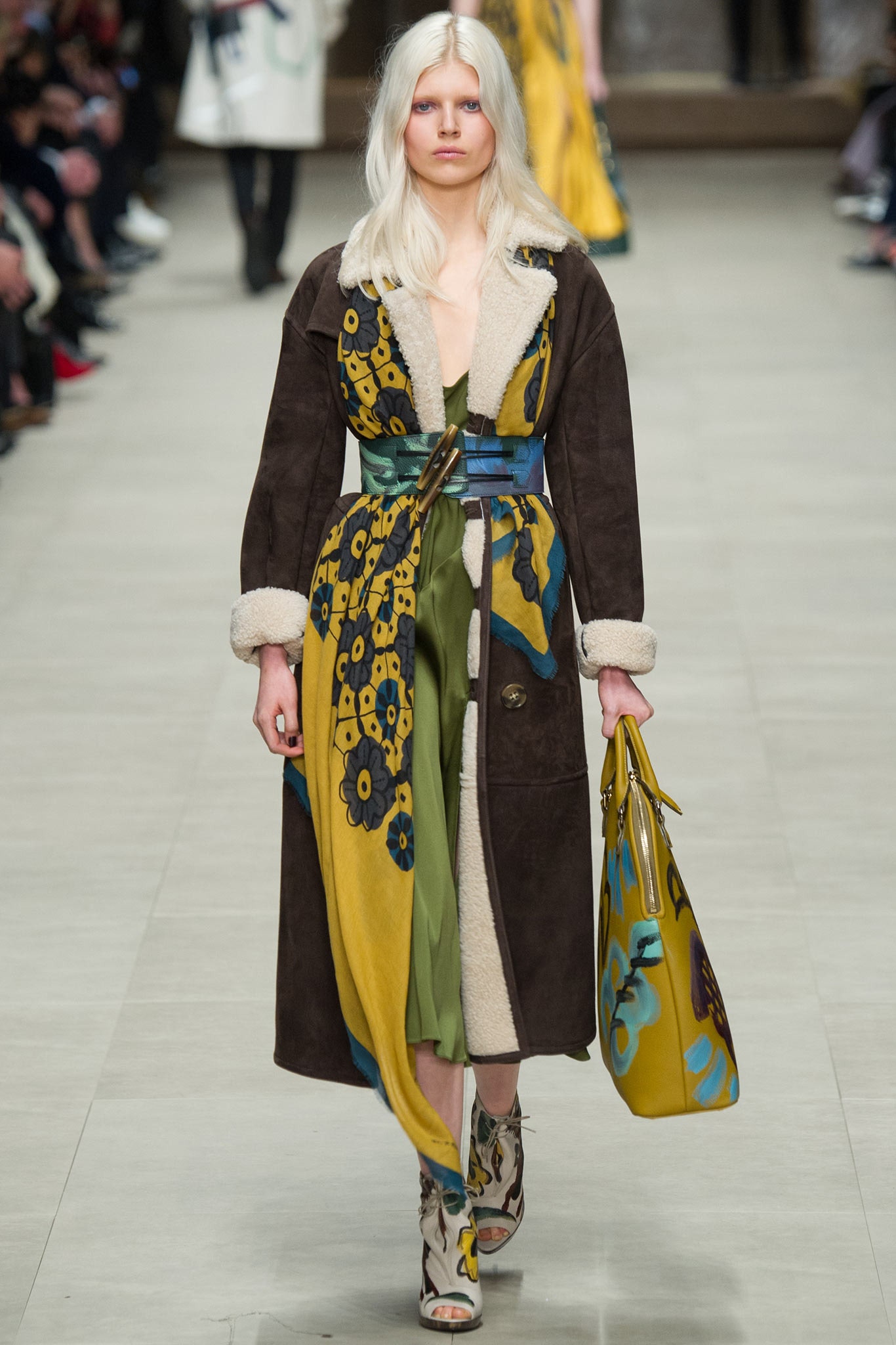 Burberry F/W 14 Look 99