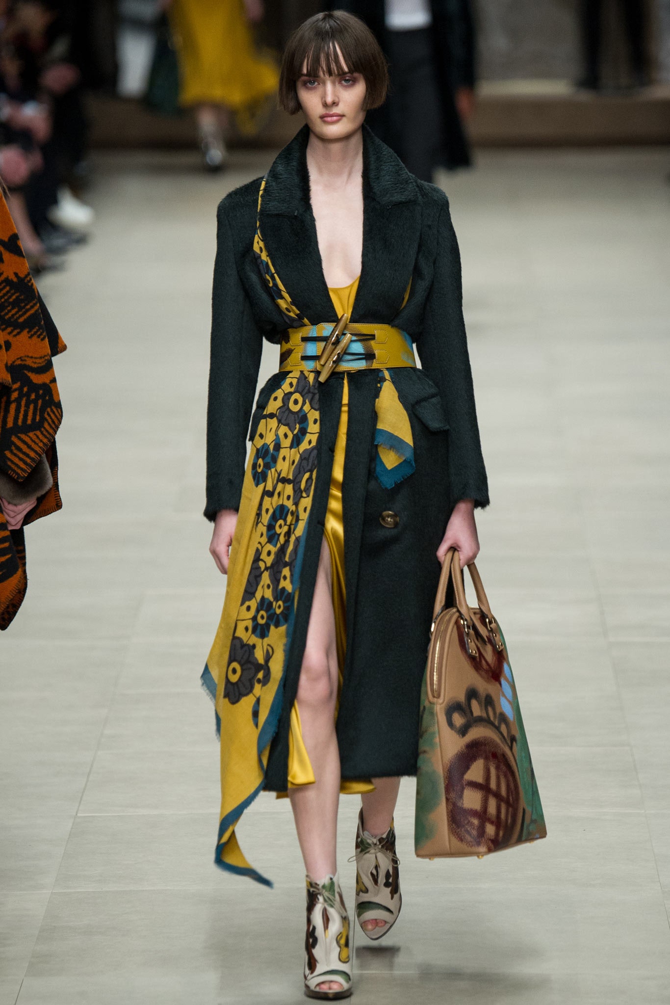 Burberry F/W 14 Look 122