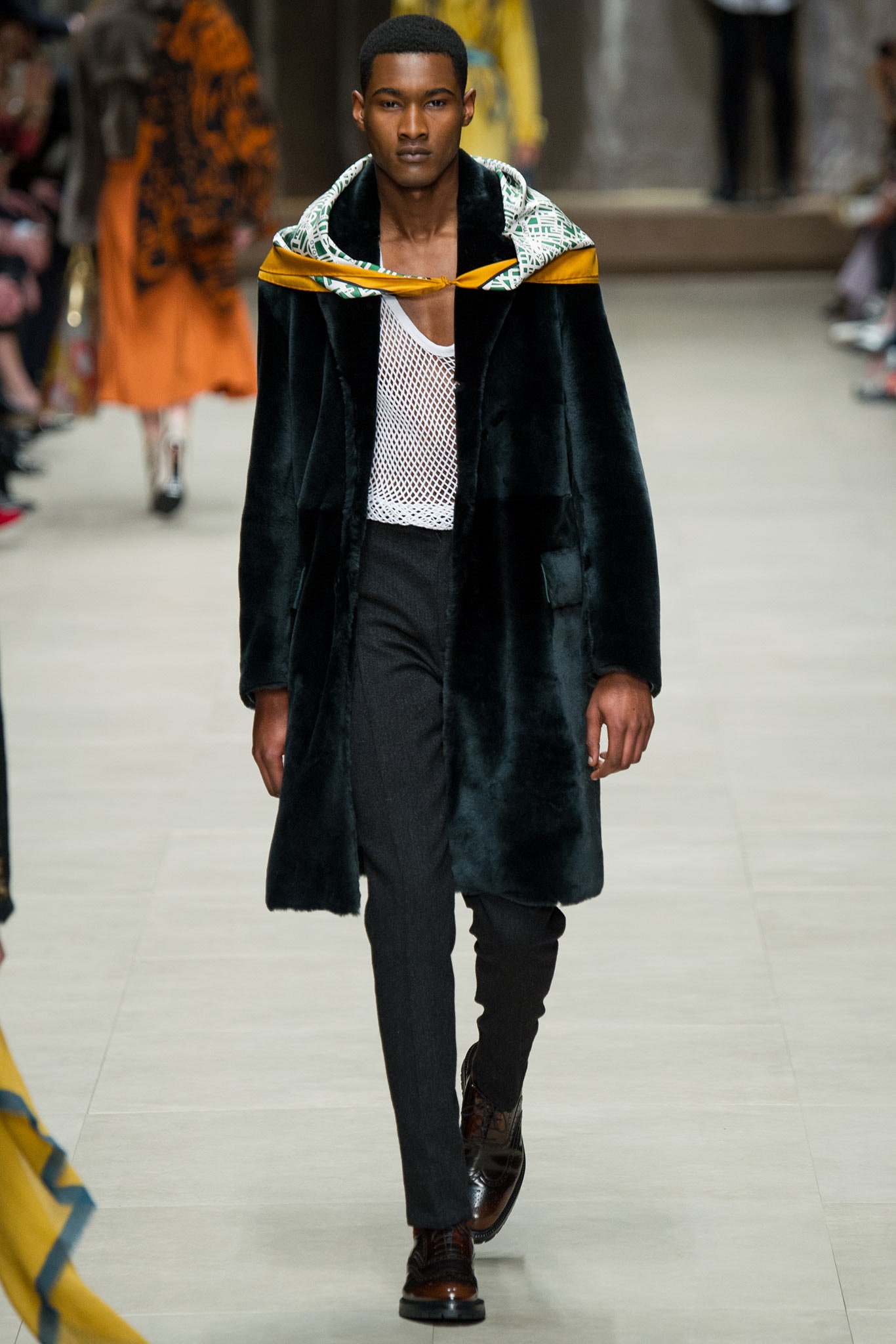 Burberry F/W 14 Look 127
