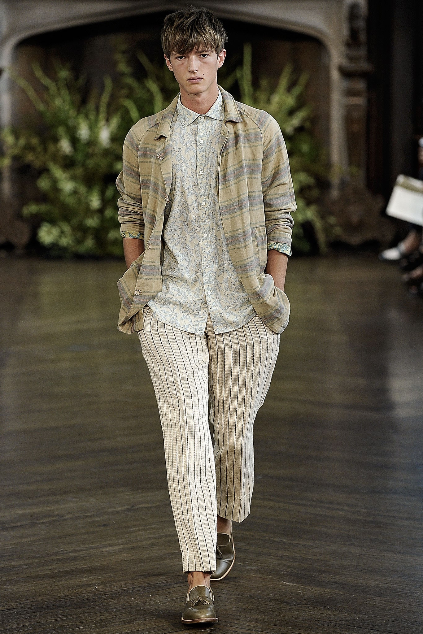 floral collared button-front shirt