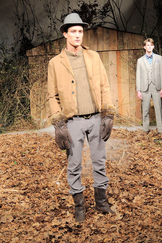 tan collared buttoned jacket