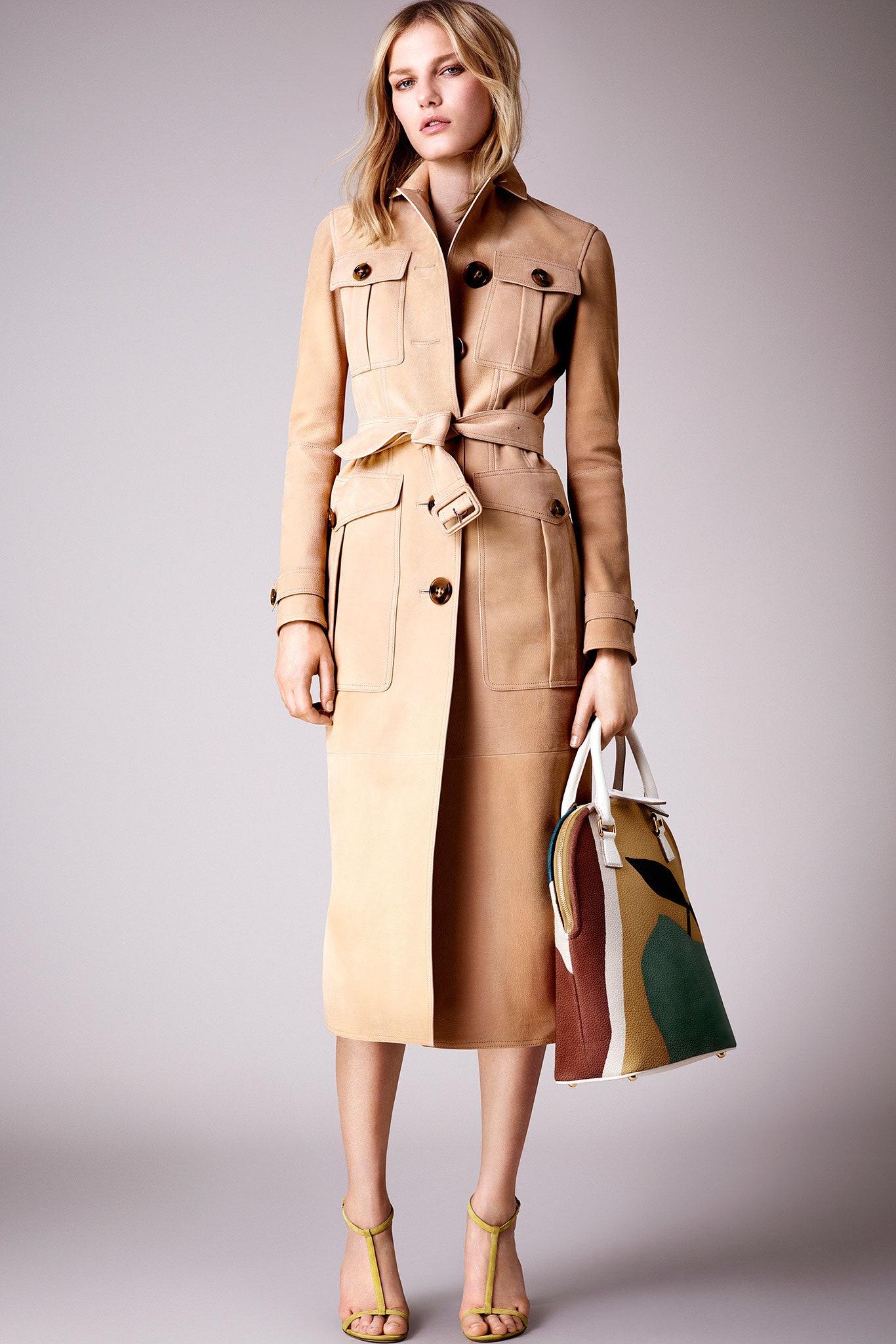 Burberry Resort 15 Look 17