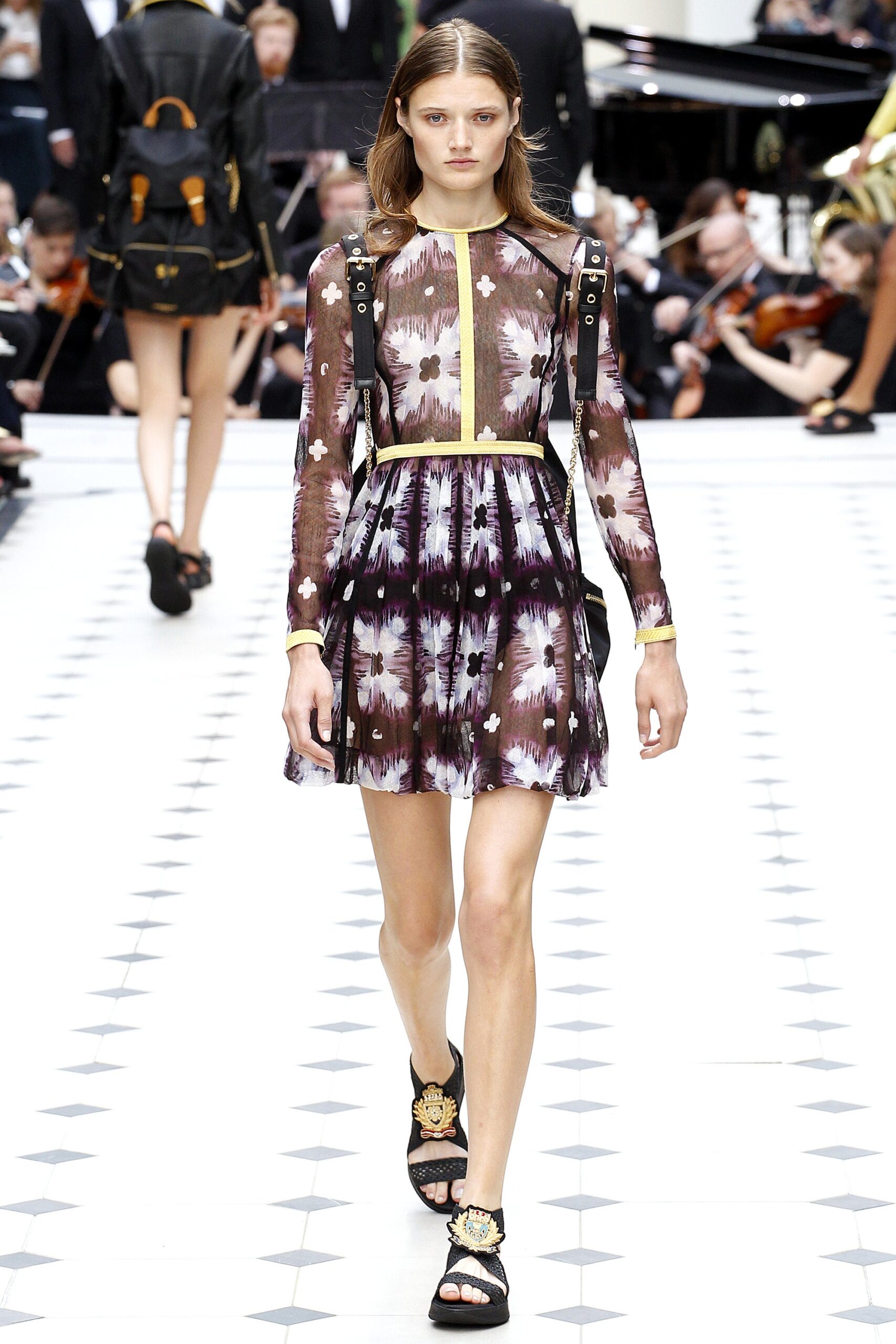 Burberry S/S 16 Look 298