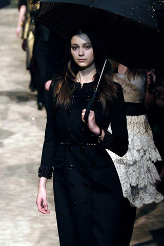 Burberry F/W 06 Look 303