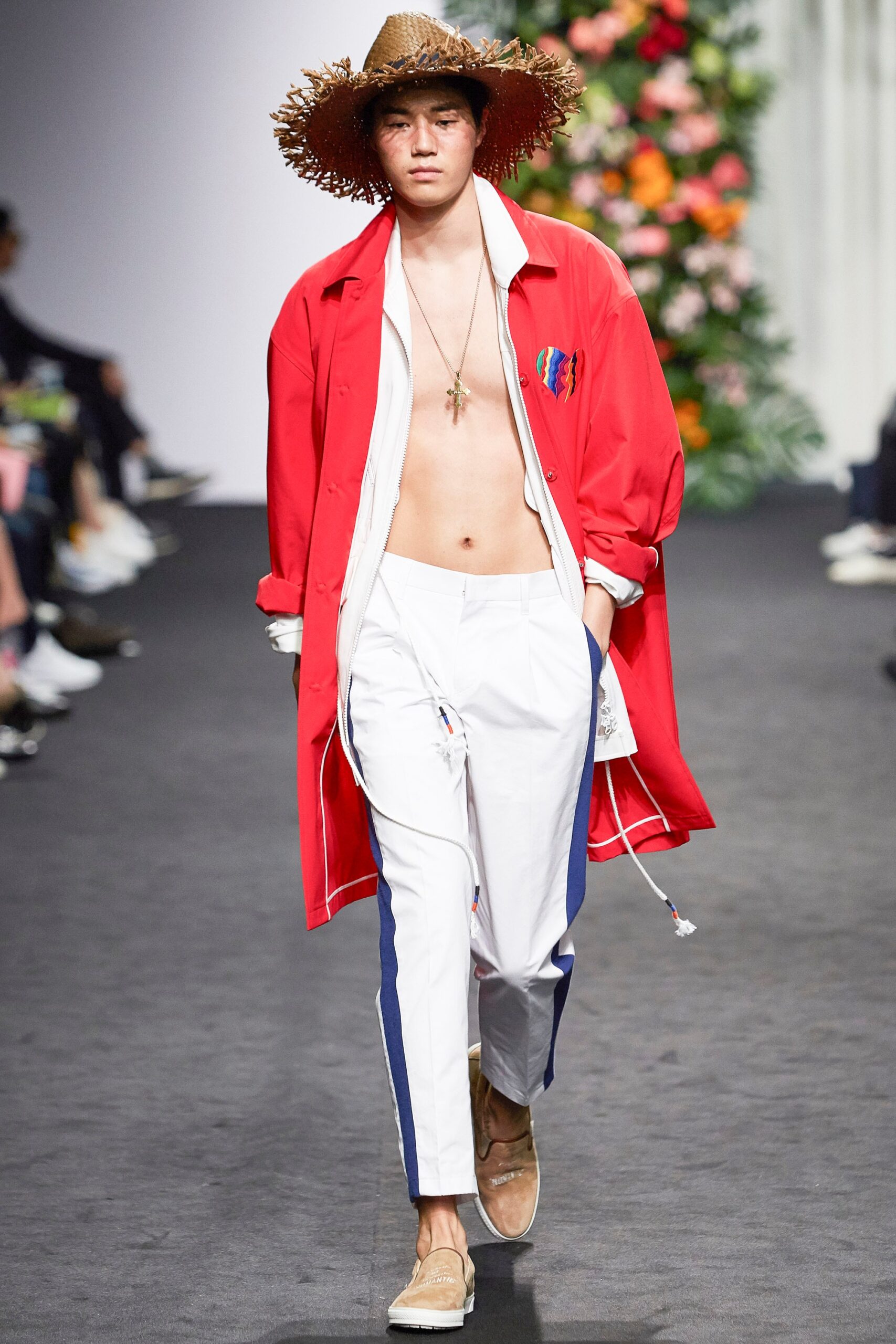 Beyond Closet Seoul S/S 16 Look 143