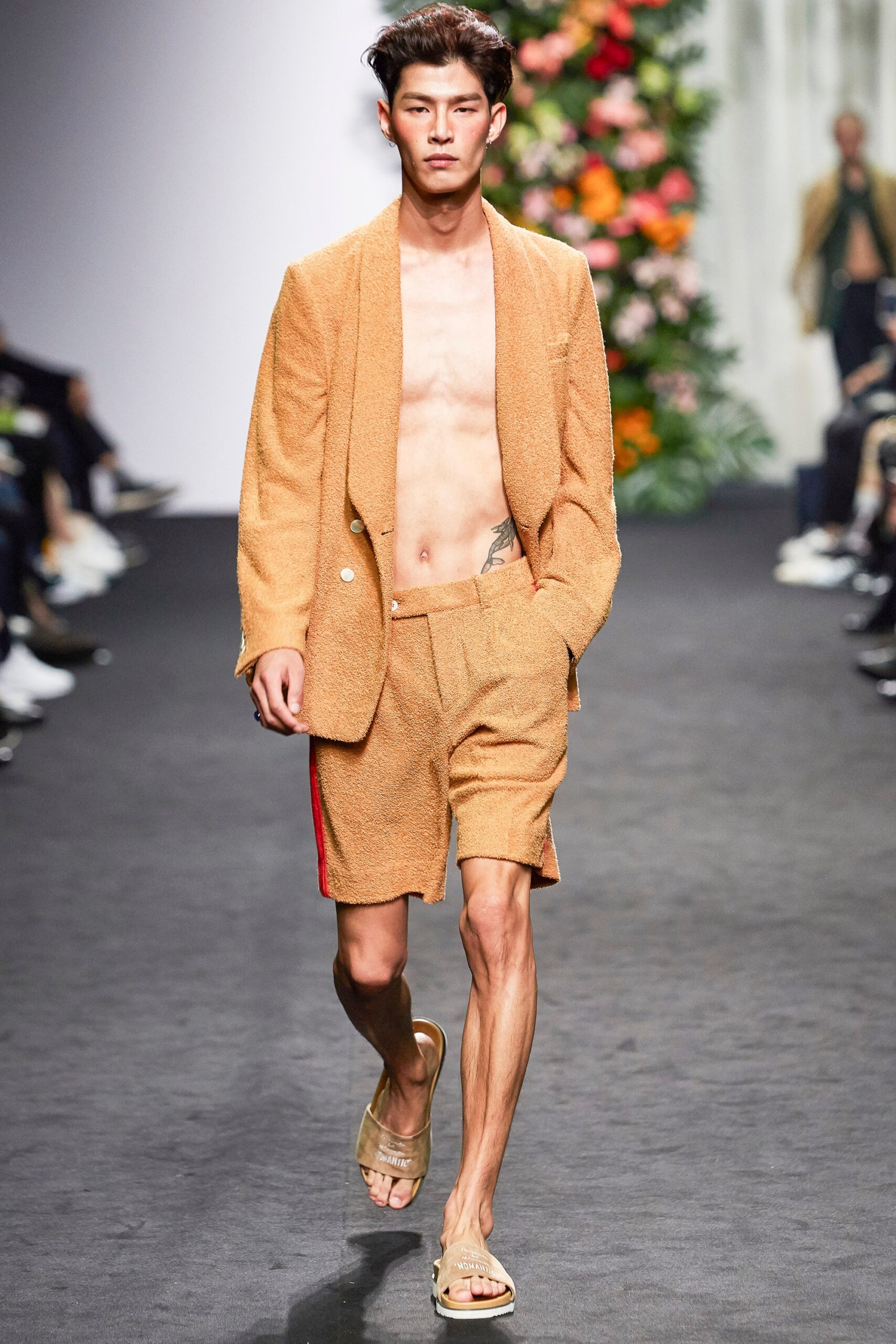 Beyond Closet Seoul S/S 16 Look 183