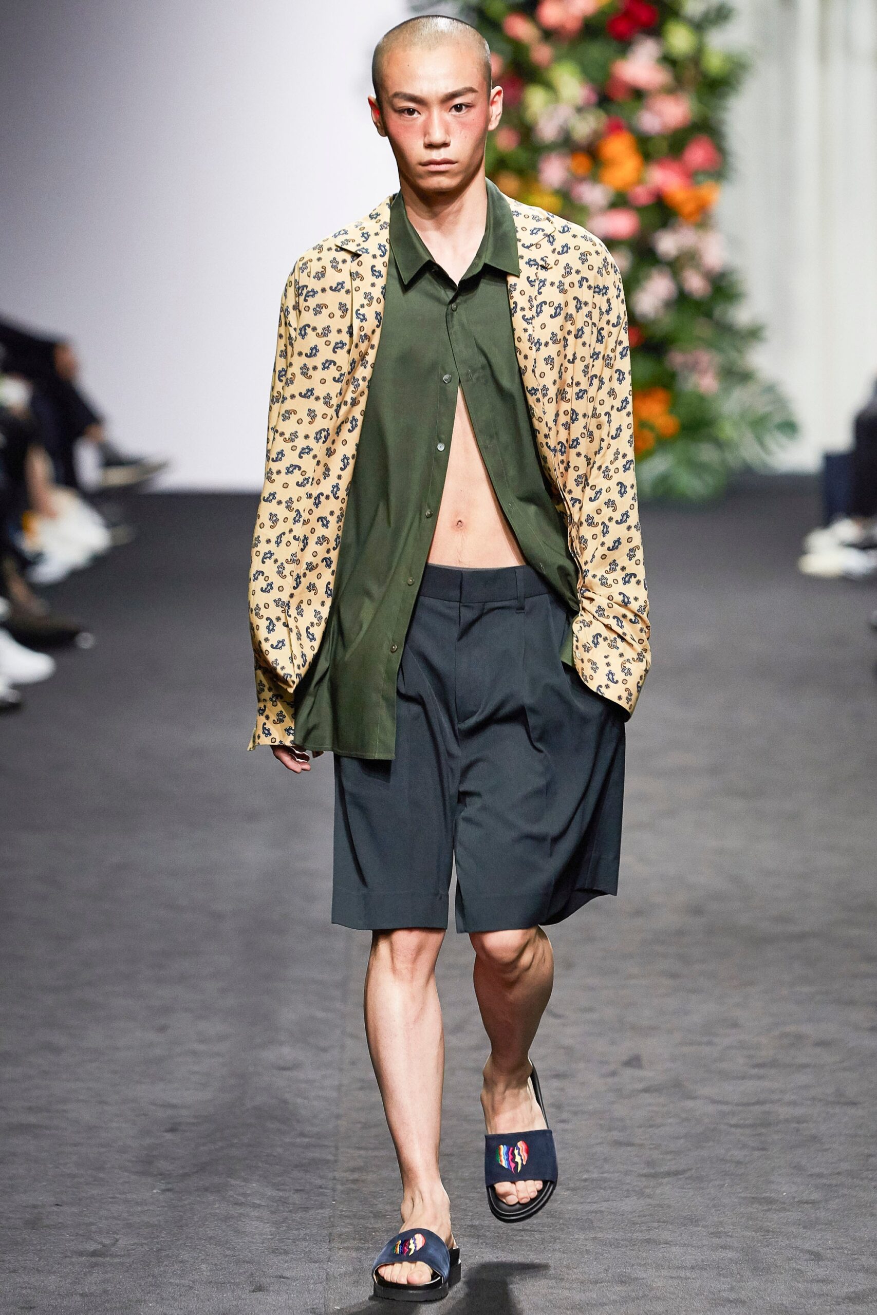 Beyond Closet Seoul S/S 16 Look 190