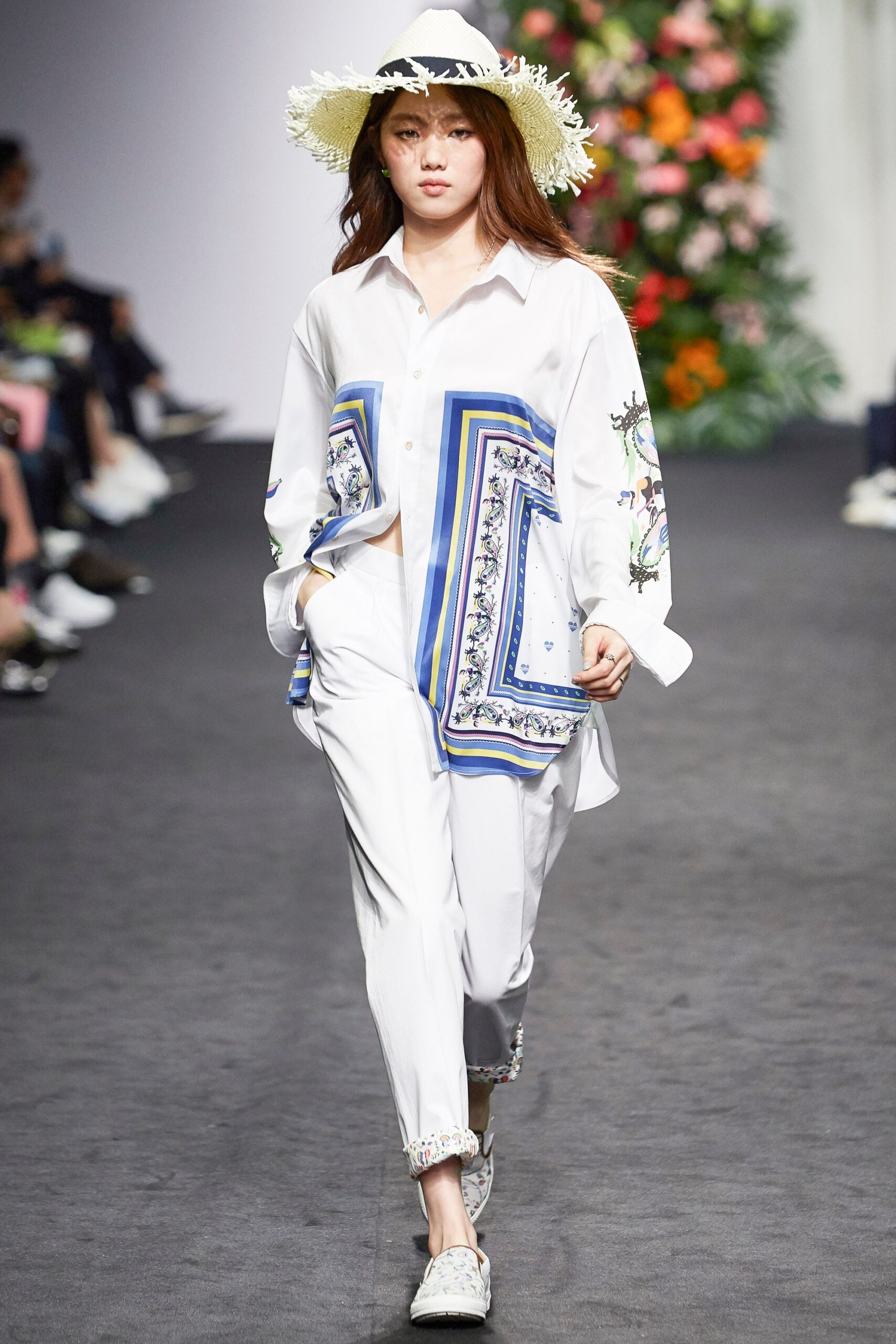 Beyond Closet Seoul S/S 16 Look 242