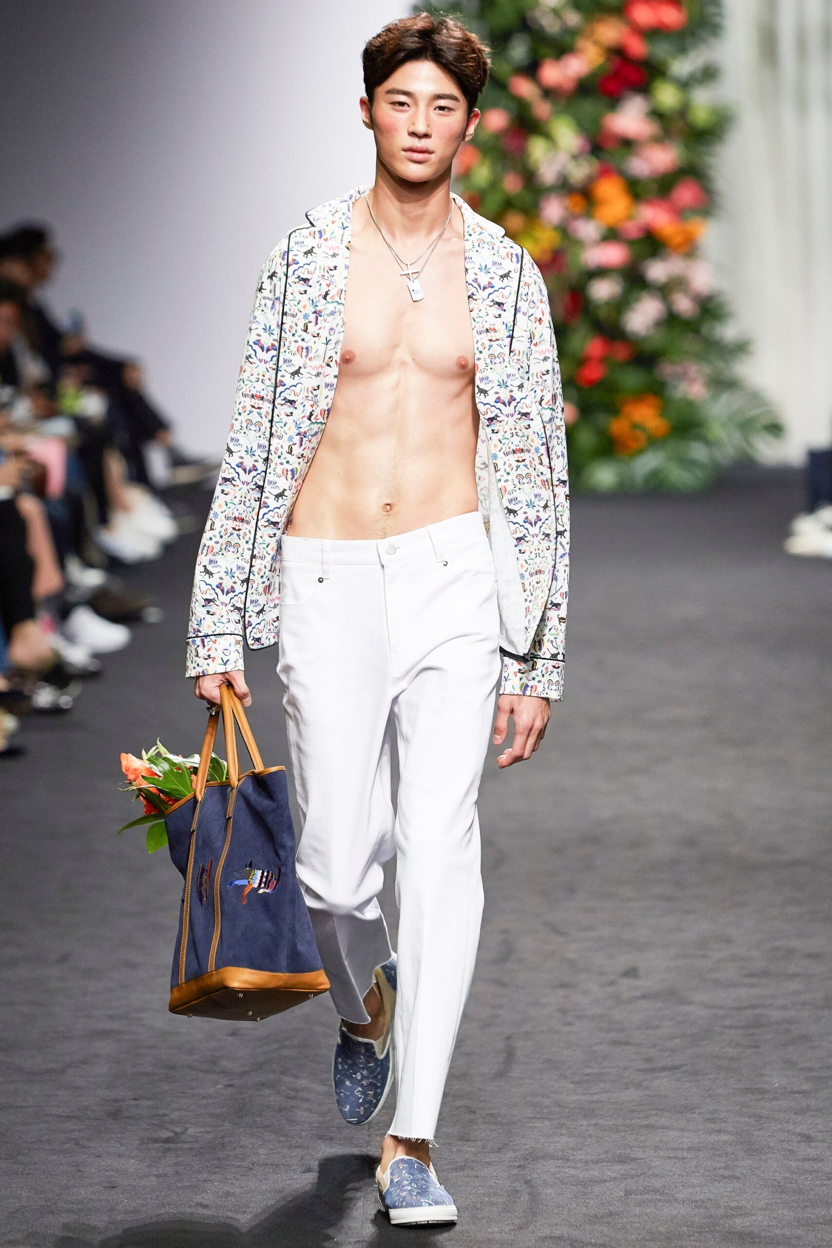 Beyond Closet Seoul S/S 16 Look 250