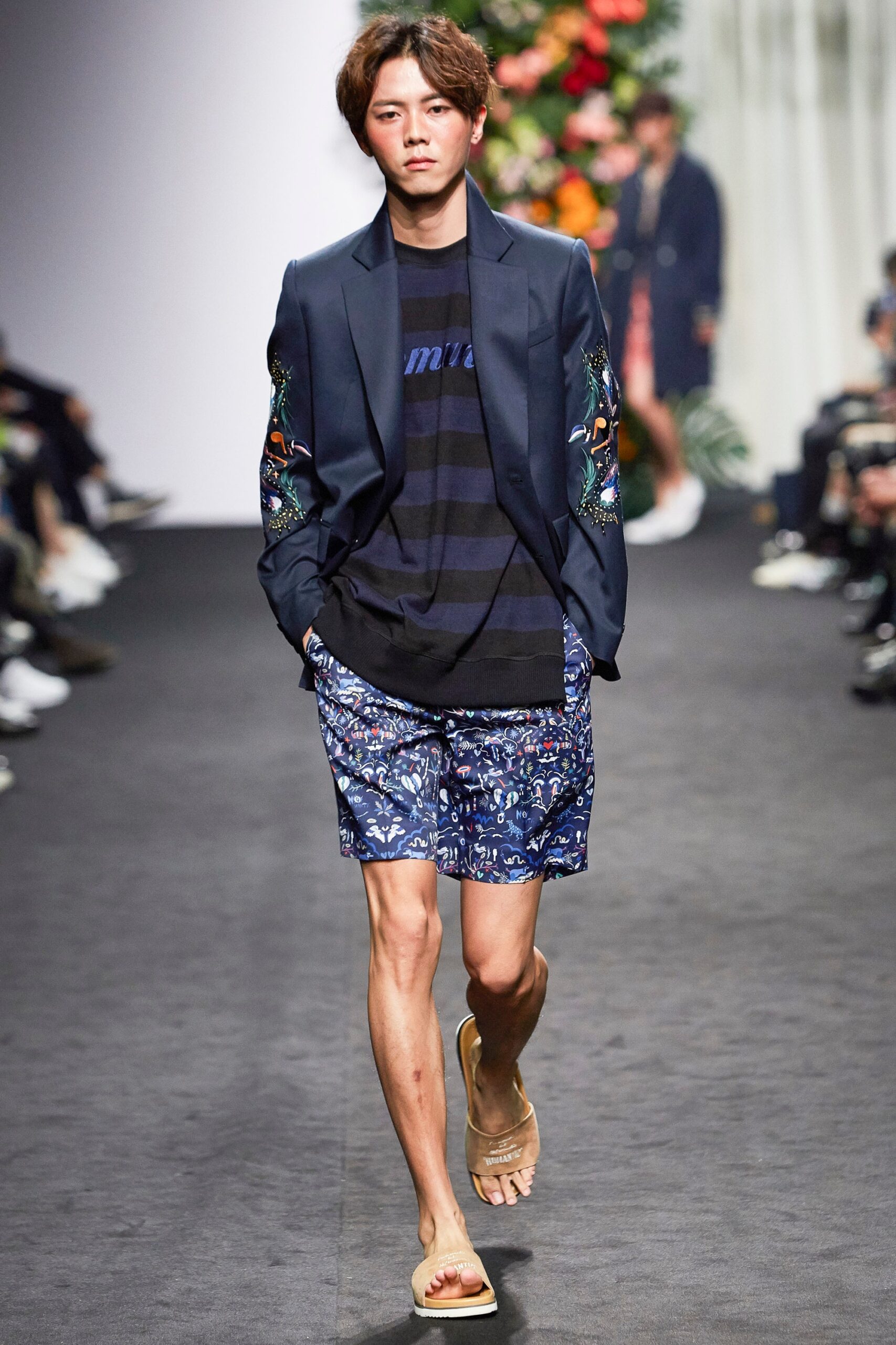 Beyond Closet Seoul S/S 16 Look 310