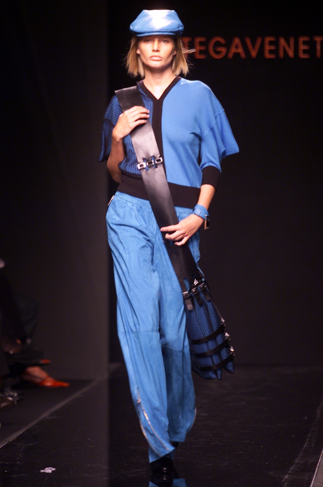Bottega Veneta F/W 01 Look 209