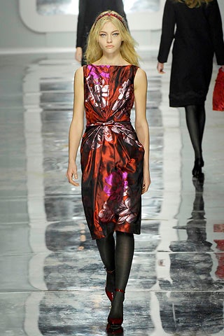 red satin sleeveless high-neck printed draped shiny dress