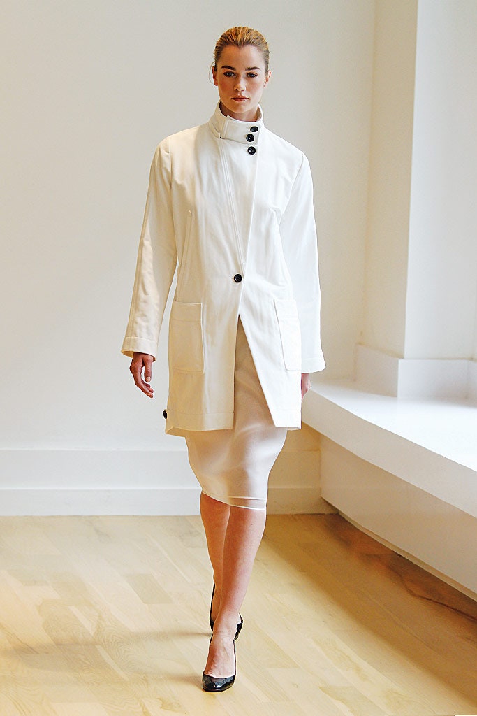 Bill Blass Resort 11 Look 74