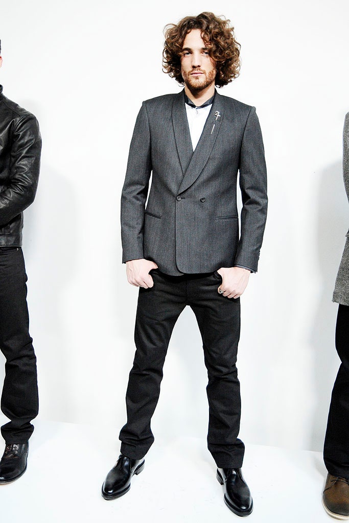 gray double-breasted tailored blazer