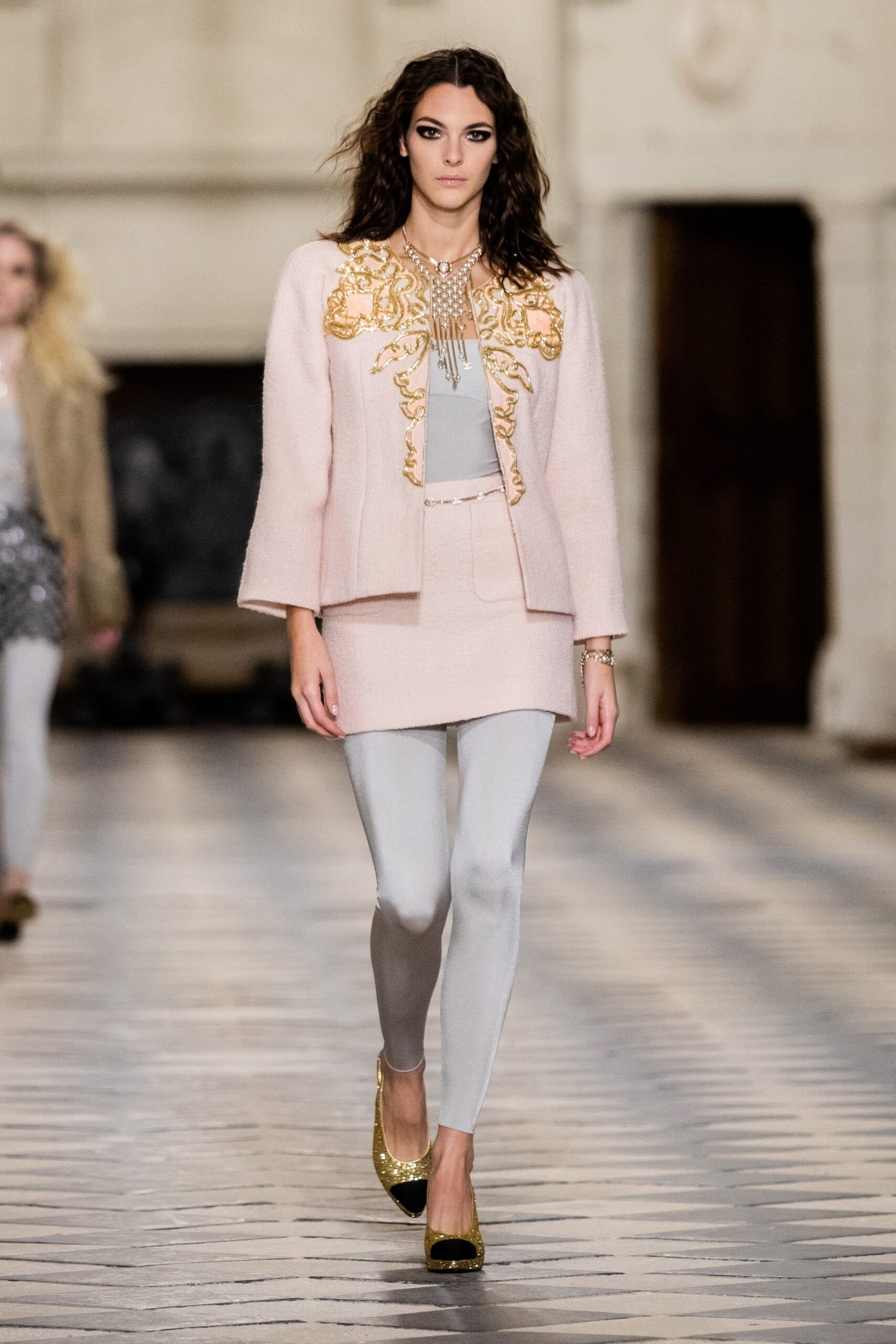 Chanel F/W 21 Look 6