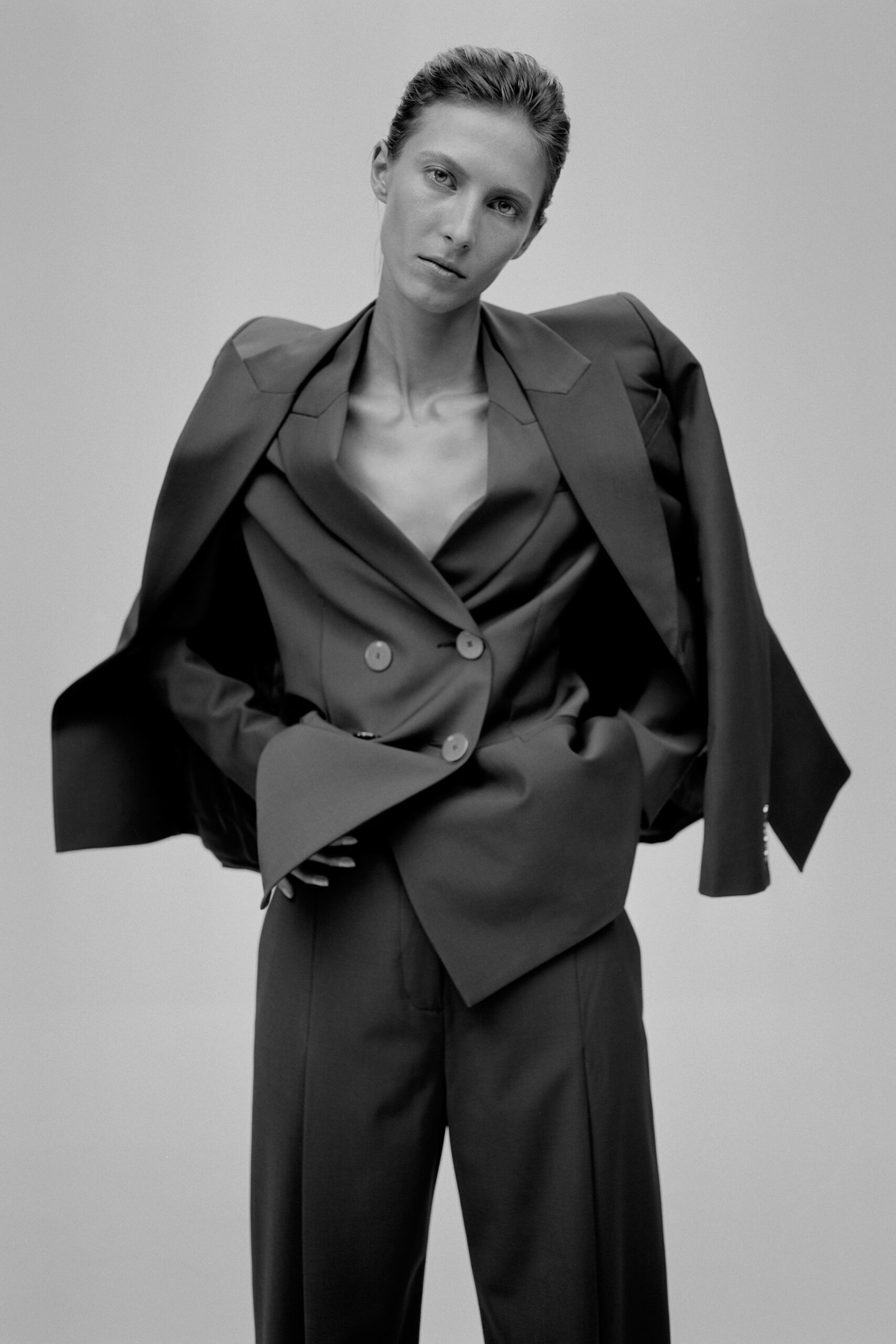 sleeveless double-breasted blazer