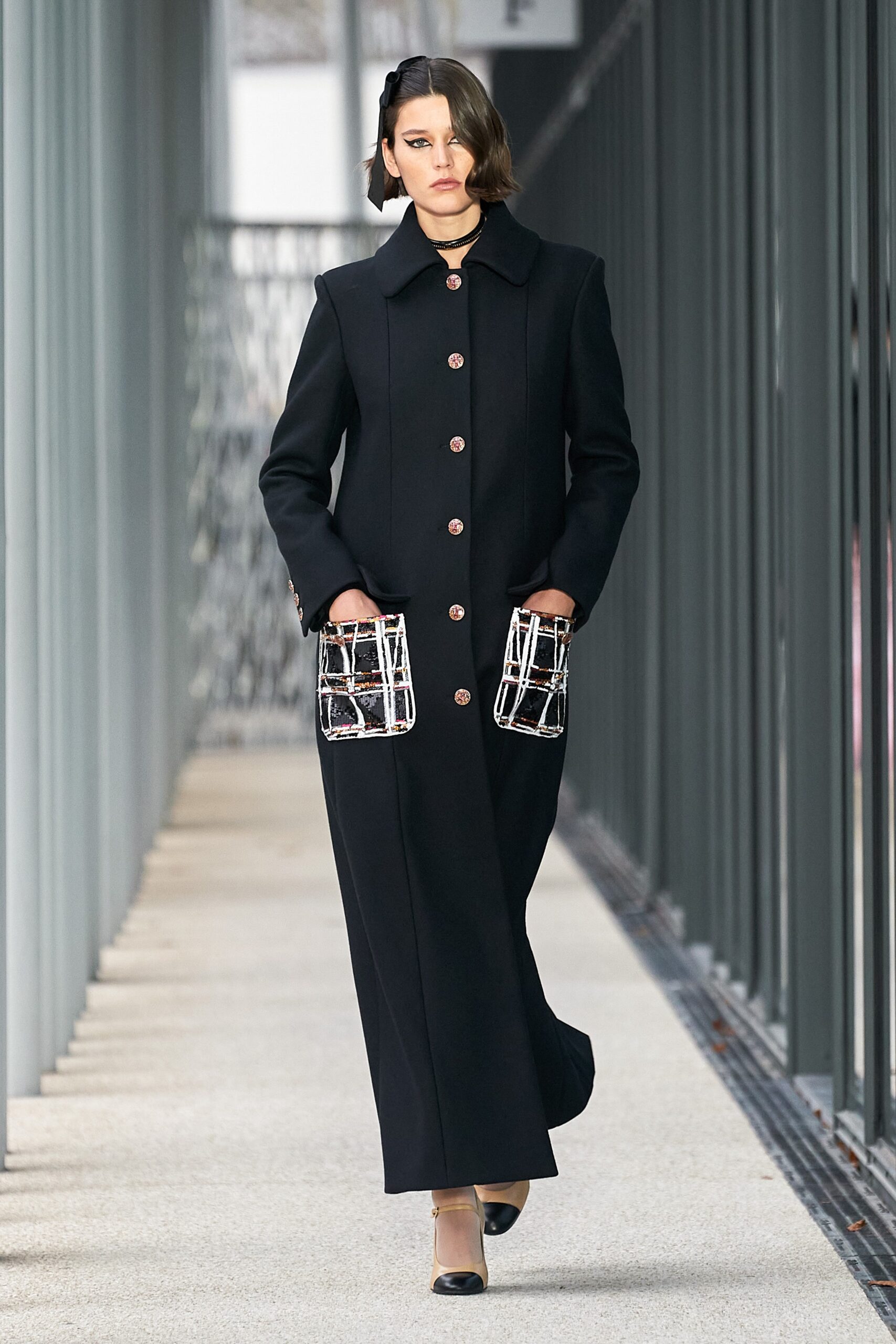 Chanel F/W 22 Look 3