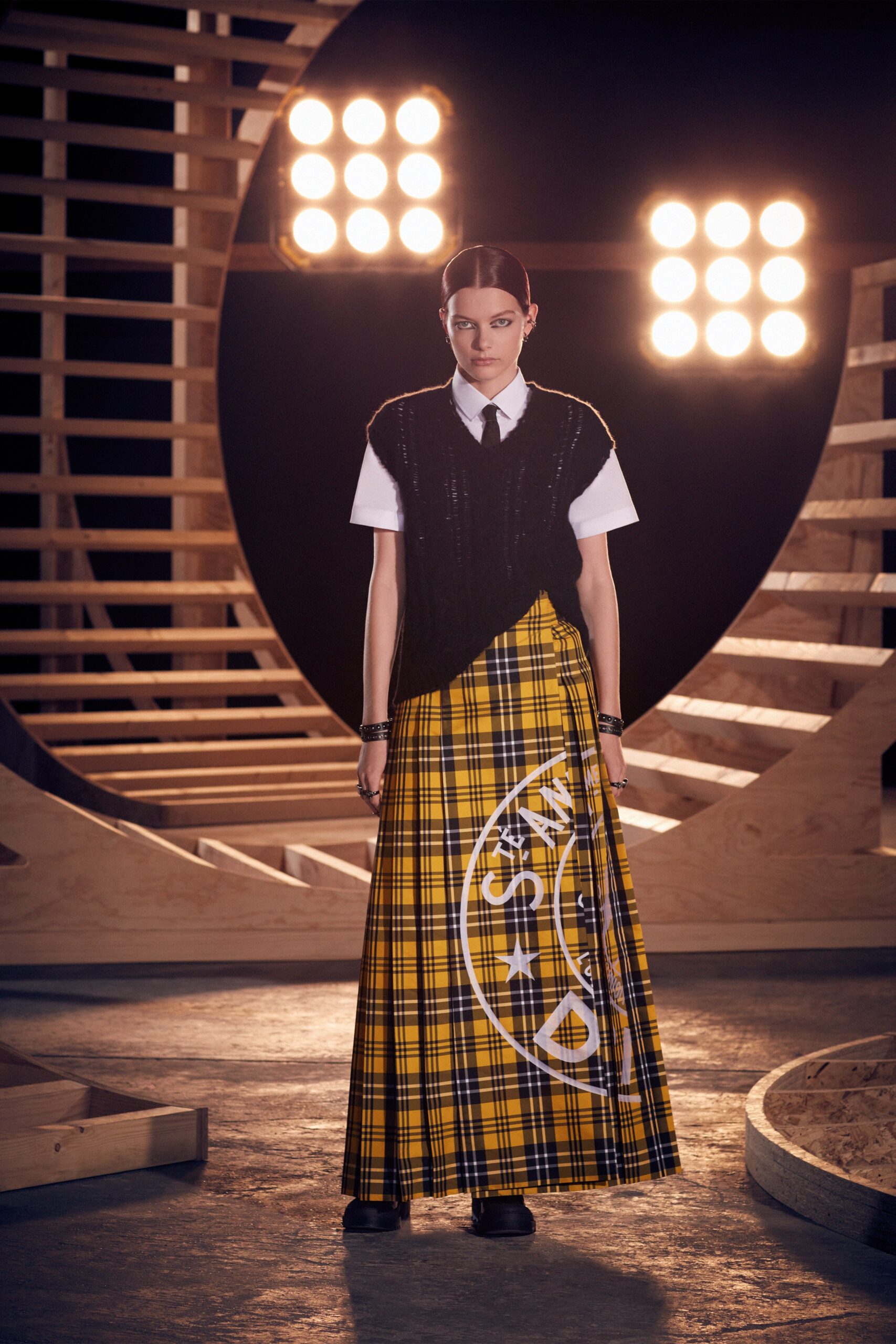 Christian Dior F/W 22 Look 7