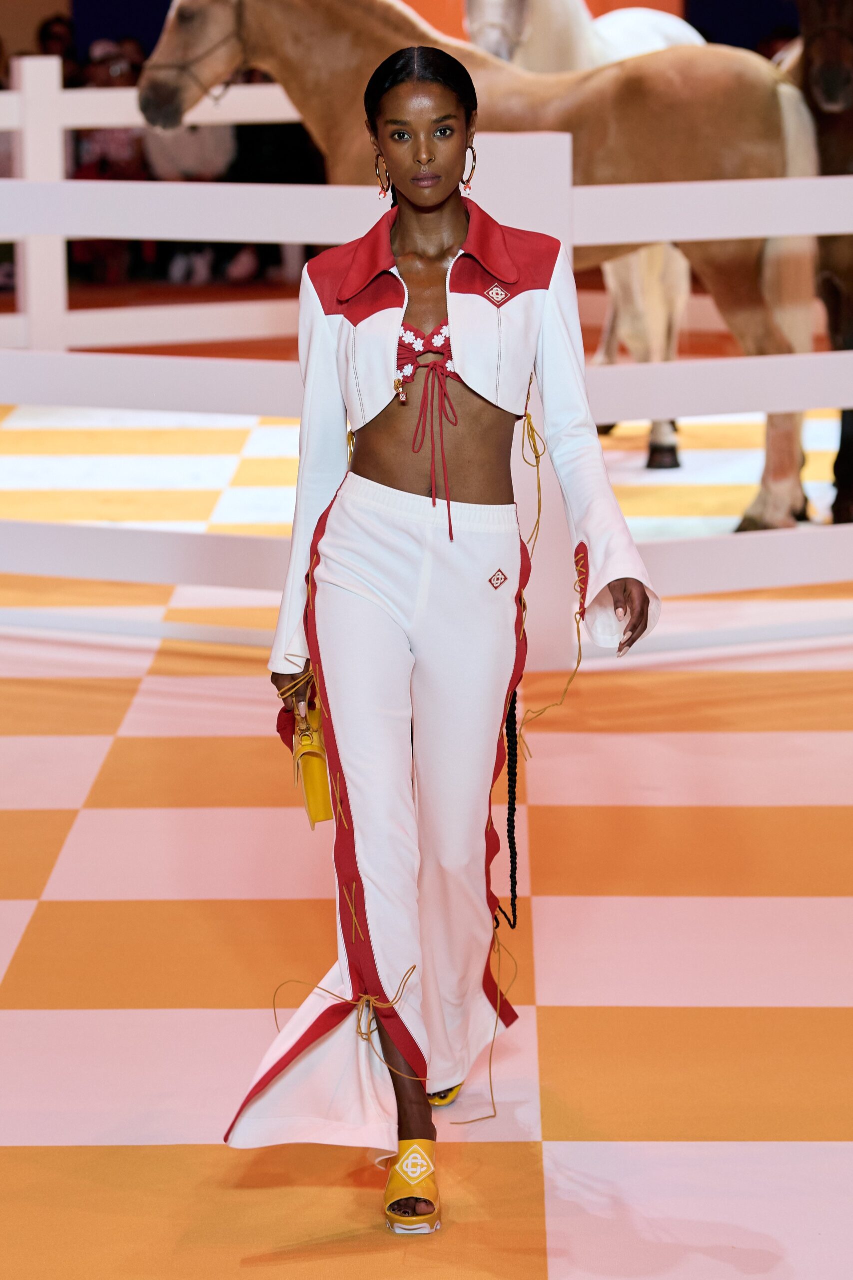 white unknown long-sleeve collared structured color-blocked cropped jacket