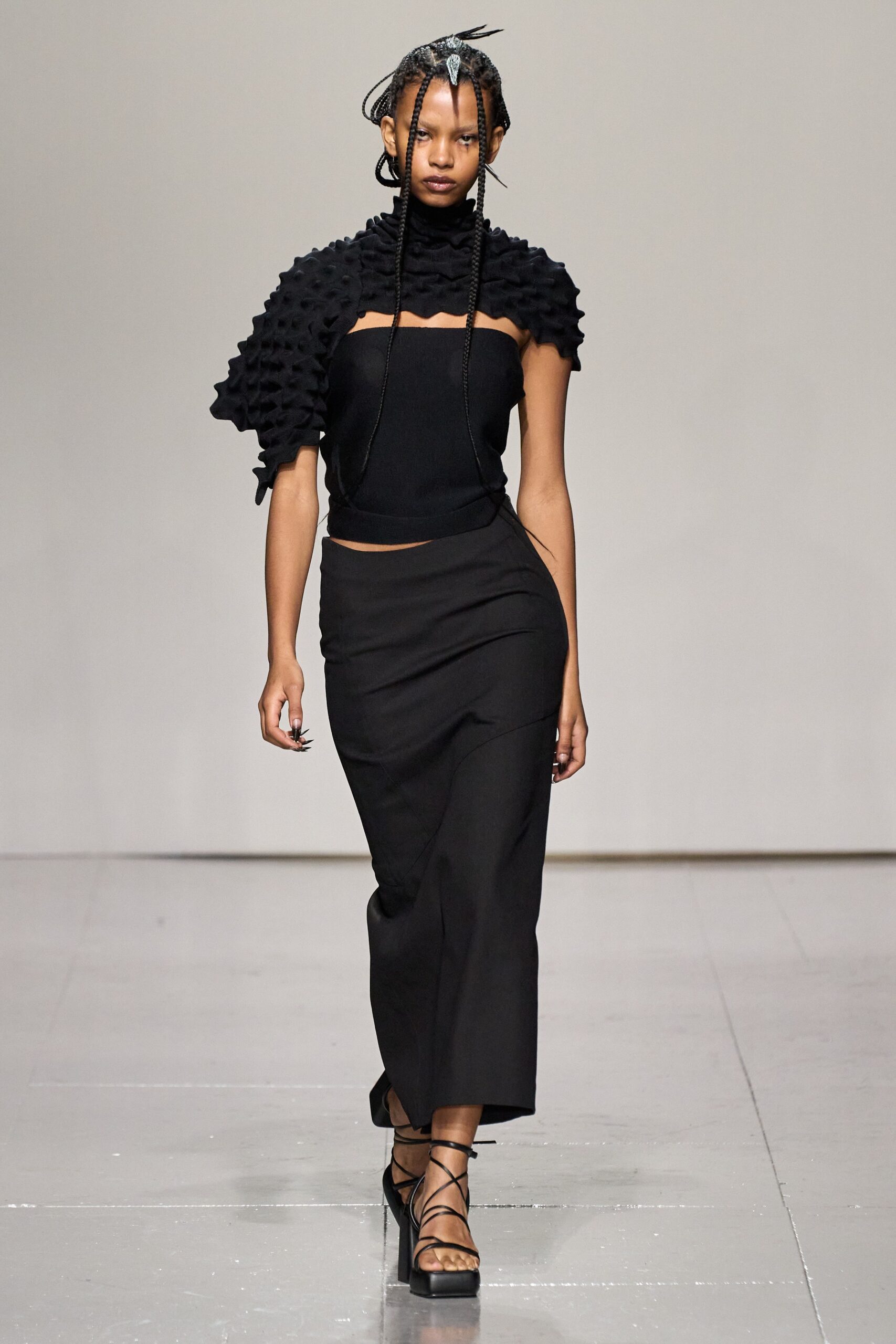 black knit strapless fitted cropped top