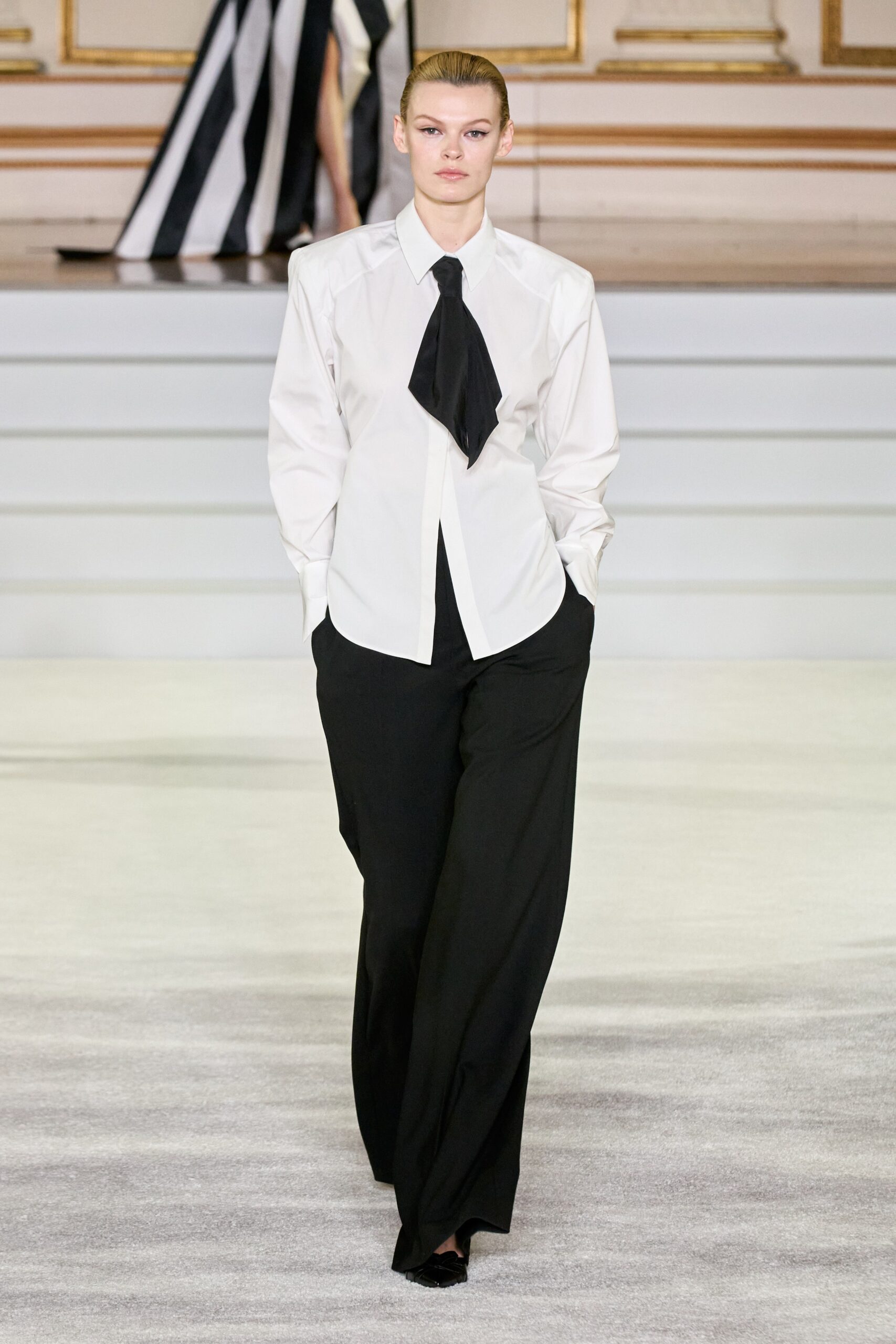 Carolina Herrera F/W 23 Look 29