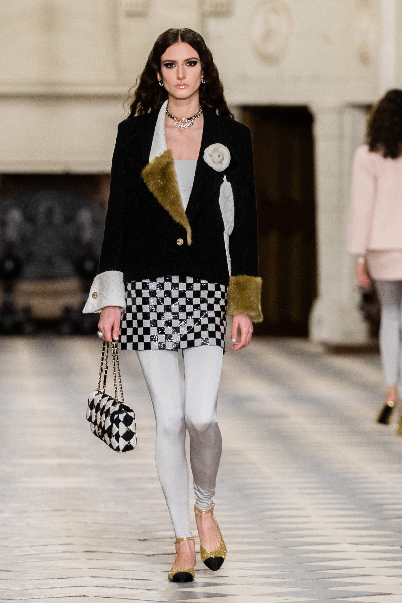 Chanel F/W 21 Look 58