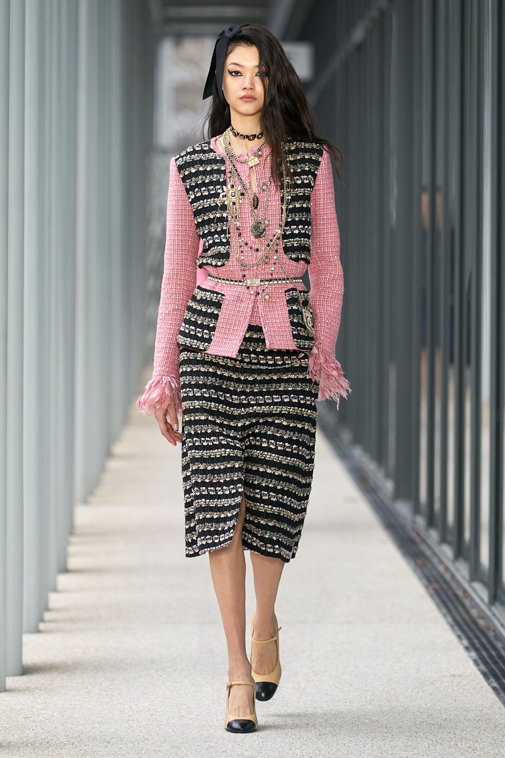 Chanel F/W 22 Look 42