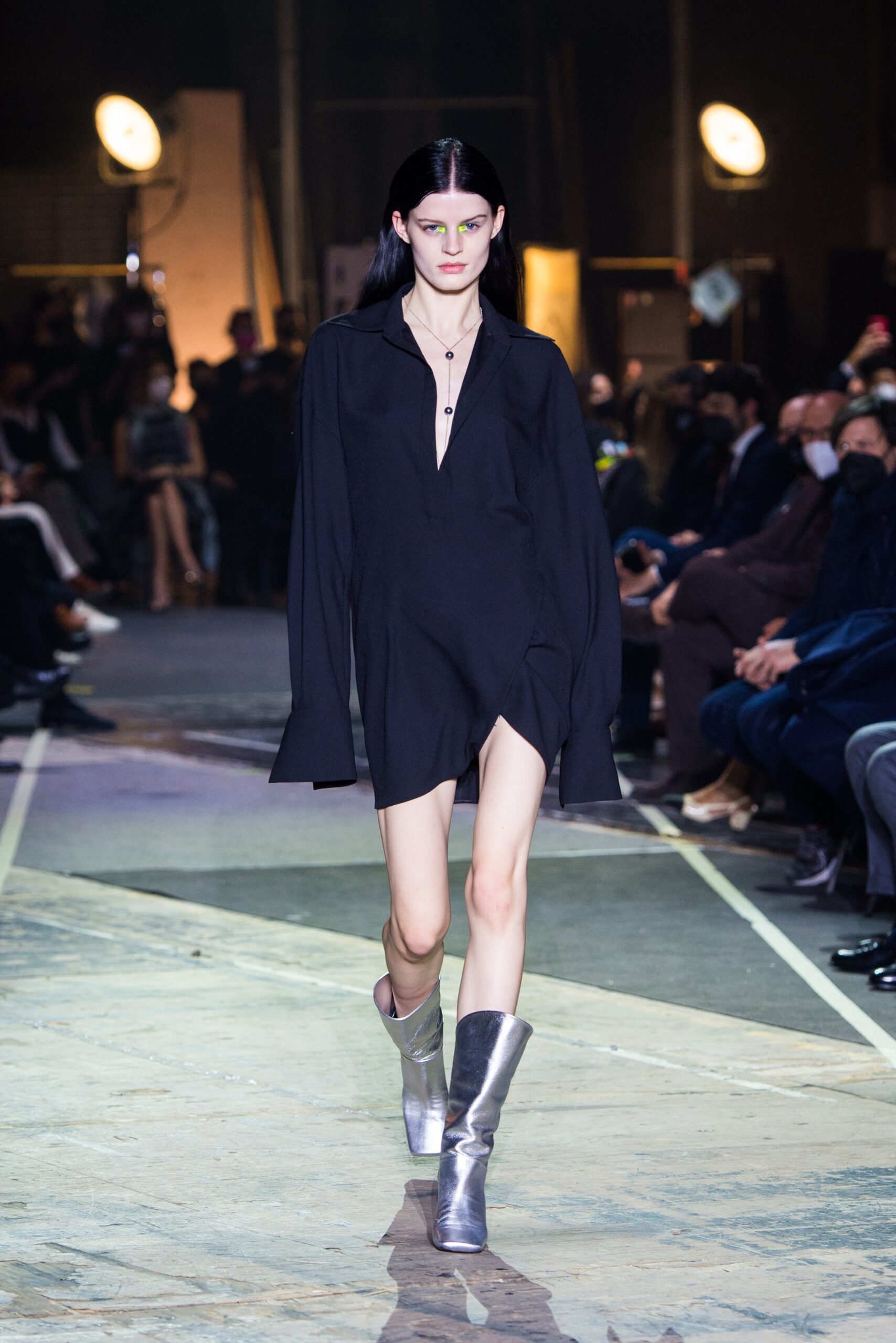 black unknown long-sleeve collared relaxed draped flowing mini-dress