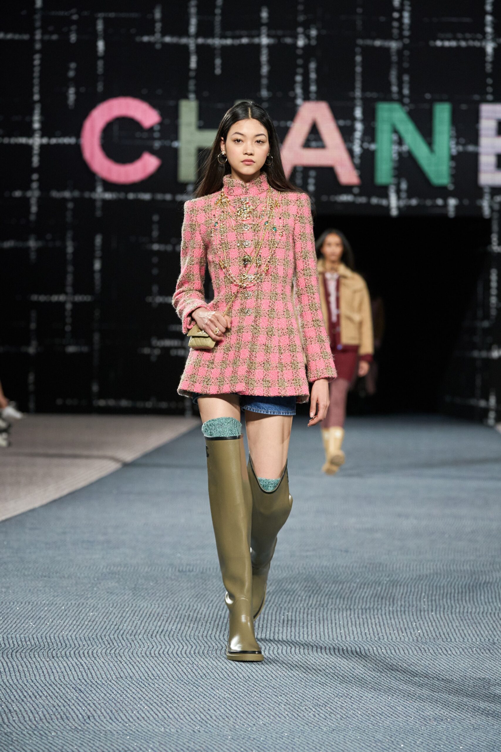 Chanel F/W 22 Look 50