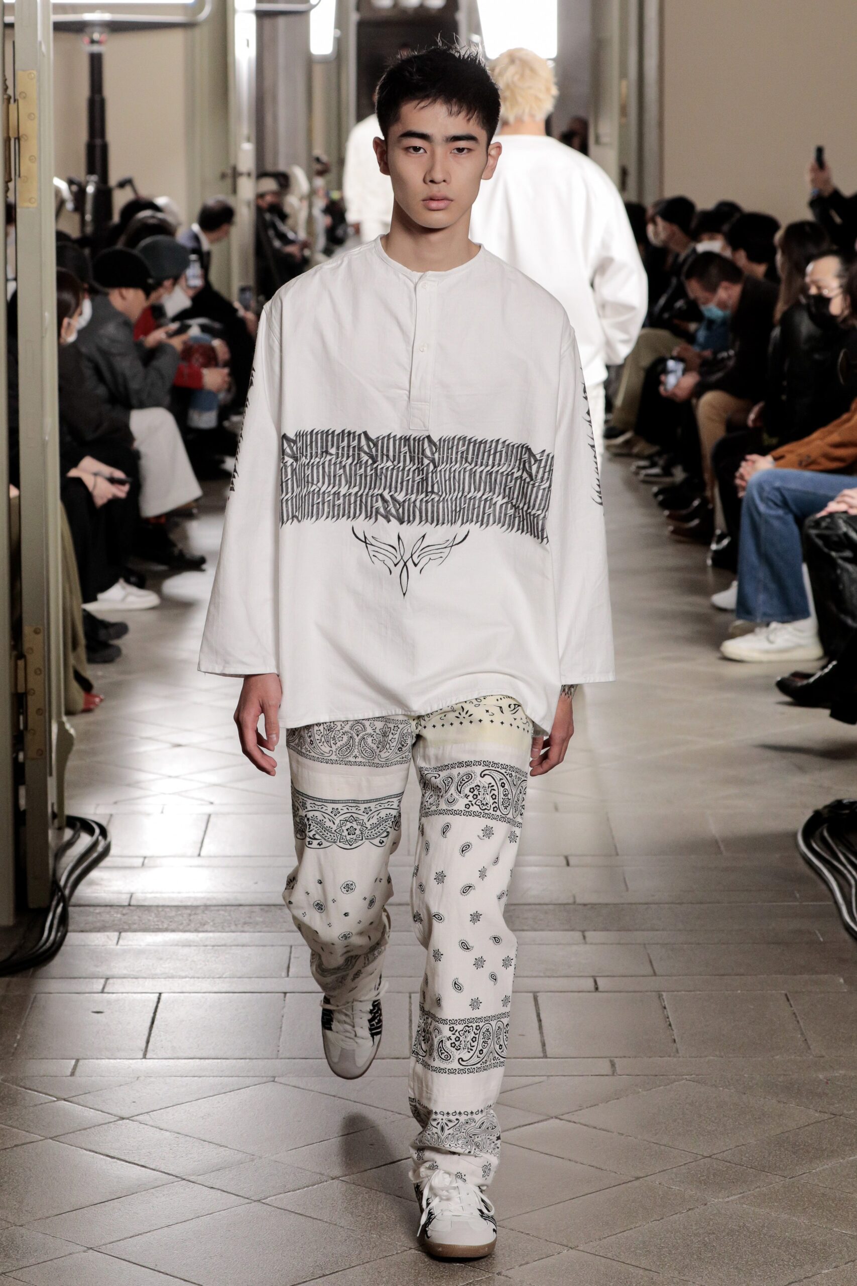 oversized graphic tunic shirt