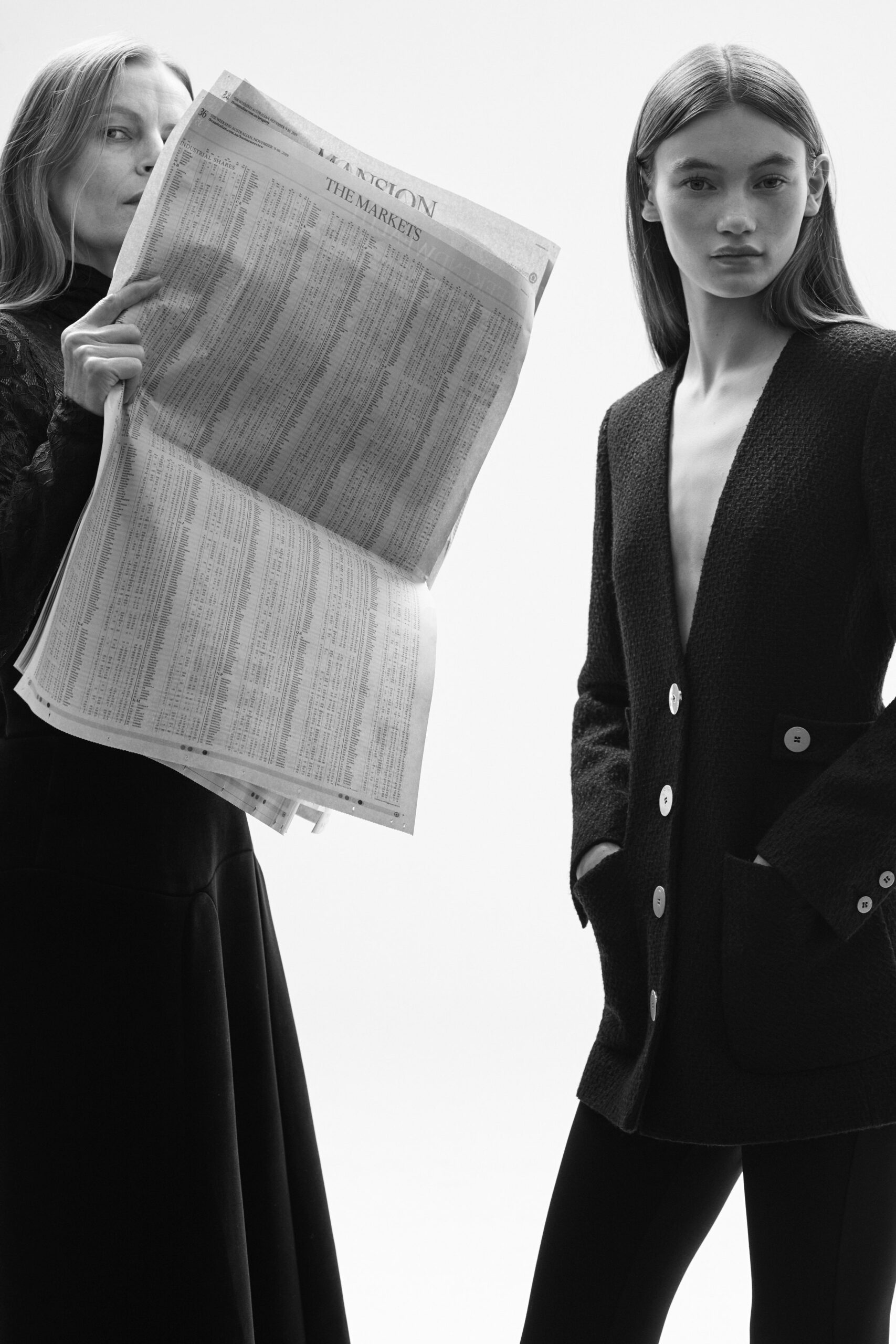 black tweed long-sleeve v-neck tailored buttoned pockets blazer