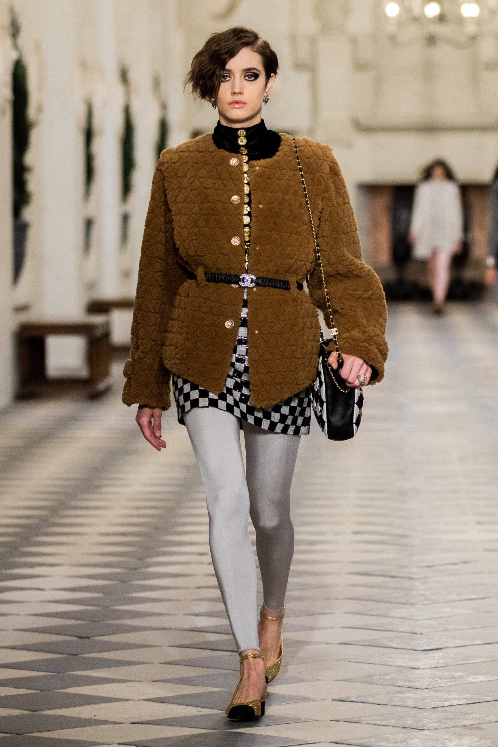Chanel F/W 21 Look 76