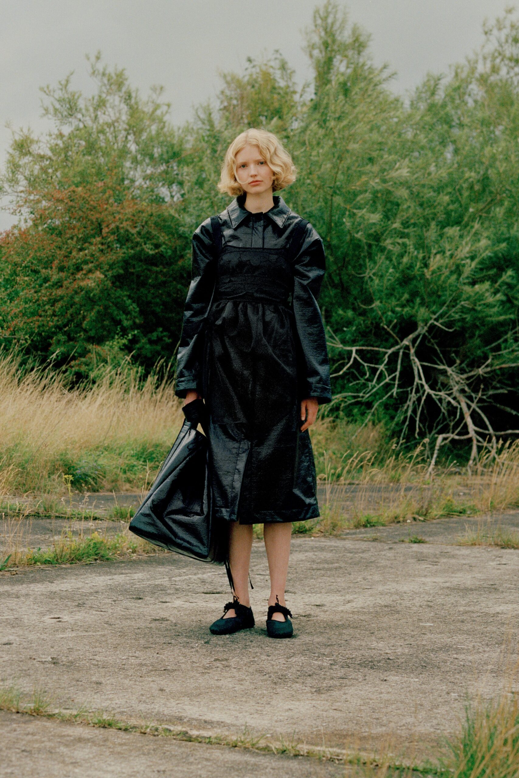 black unknown shiny bag