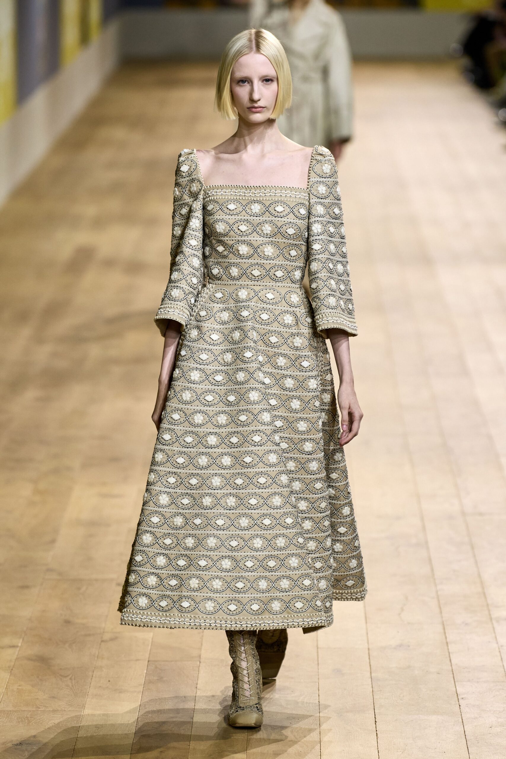 Christian Dior F/W 22 Couture Look 64